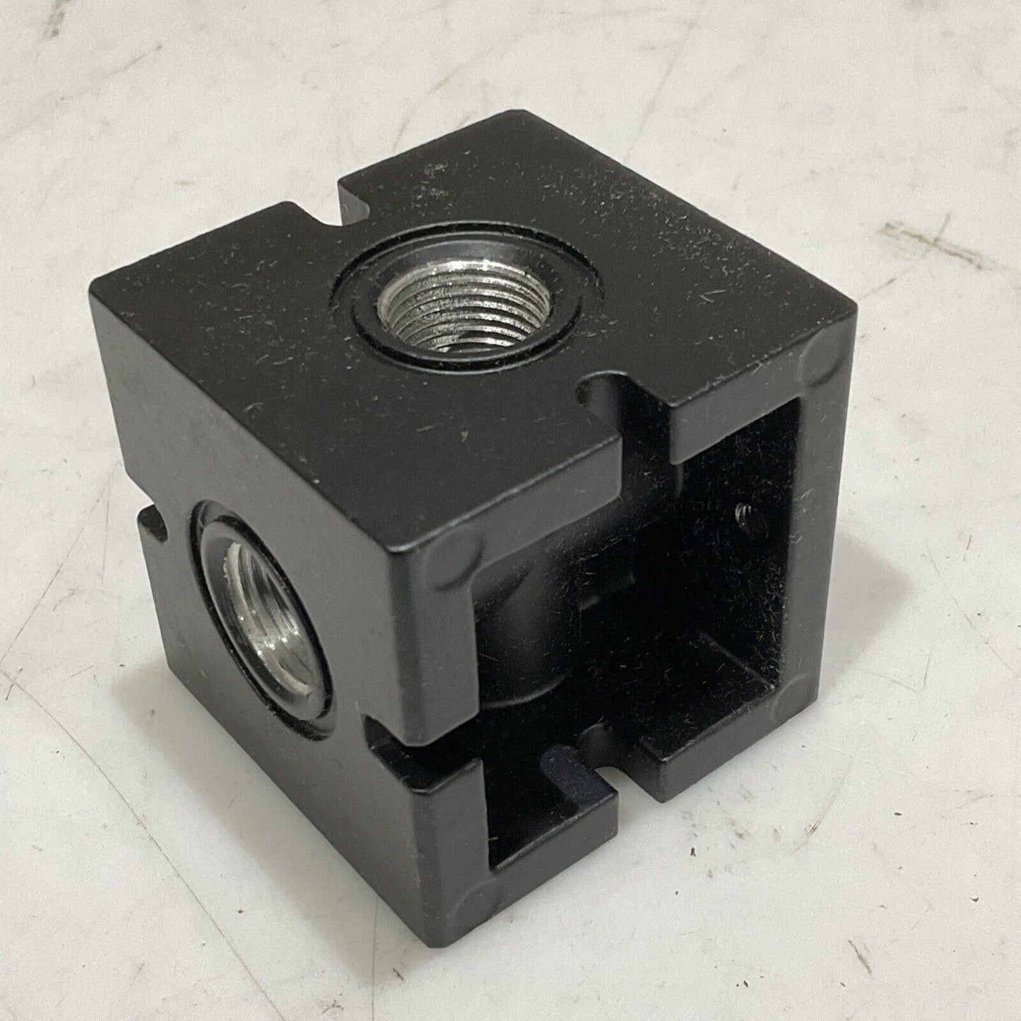 PARKER DK7510-3-3 DIVERTER BLOCK KIT 3/8” NPT 4 WAY LOT OF 2 U3S