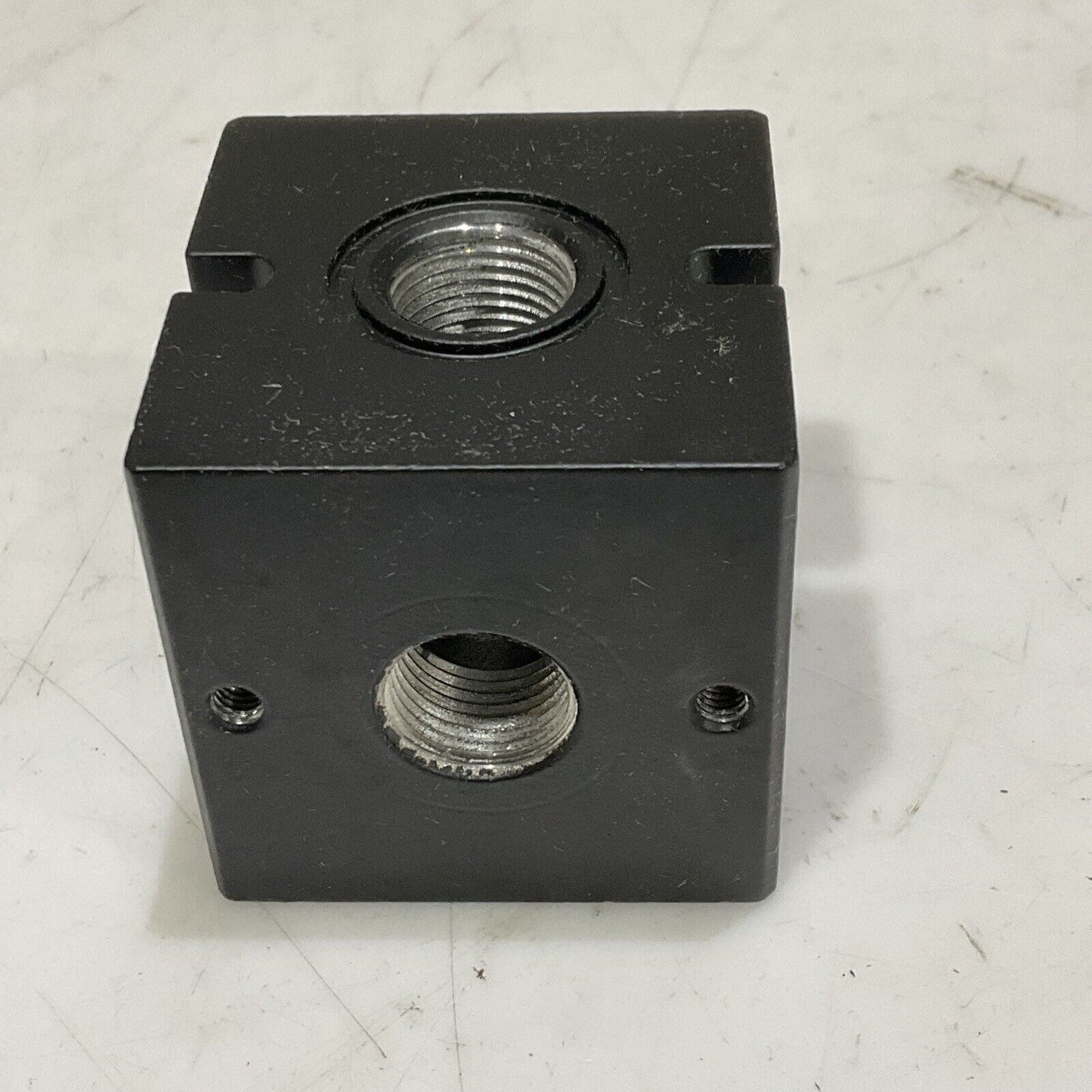 PARKER DK7510-3-3 DIVERTER BLOCK KIT 3/8” NPT 4 WAY LOT OF 2 U3S