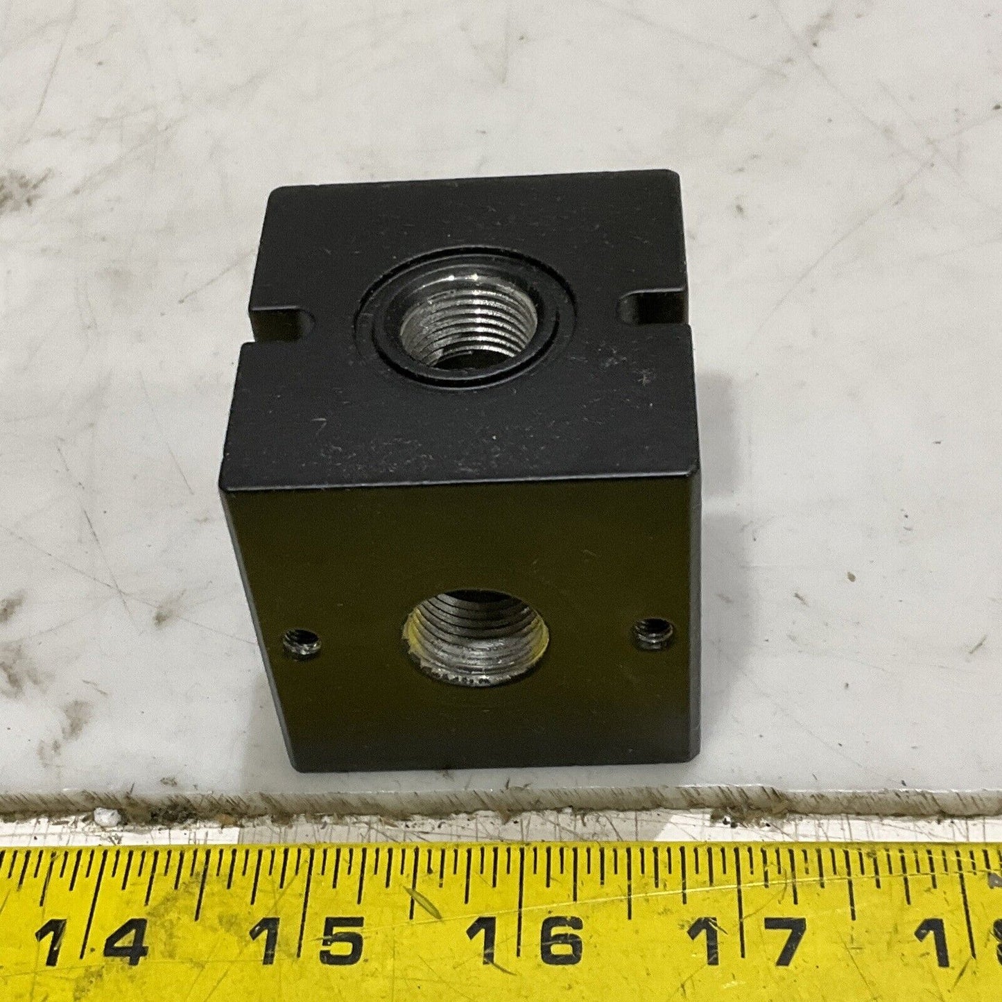 PARKER DK7510-3-3 DIVERTER BLOCK KIT 3/8” NPT 4 WAY LOT OF 2 U3S