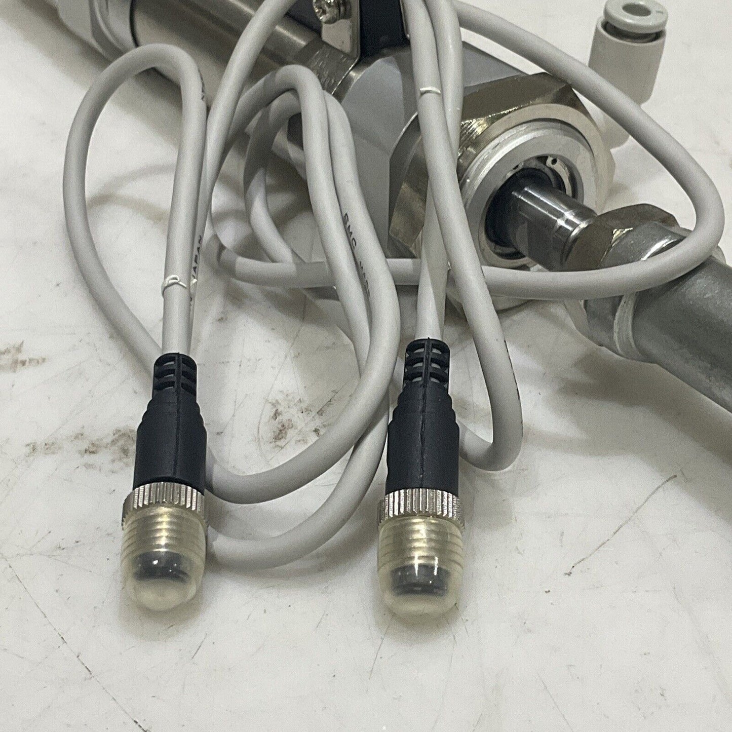 SMC CDM2D25-50 UNIVERSAL STOP CYLINDER ASSEMBLY 1.0 MPA  U3S