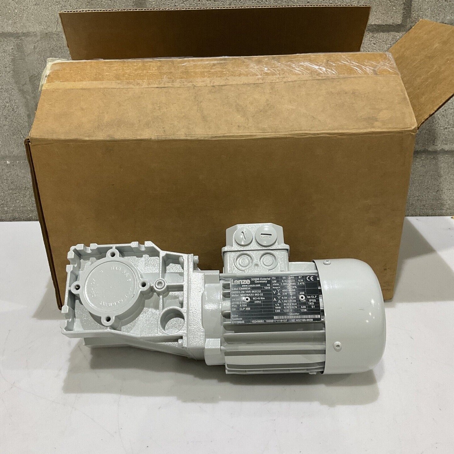 LENZE GKR03-2M VBR 063C32 MDEMAXX 063-32 GEARBOX U3S