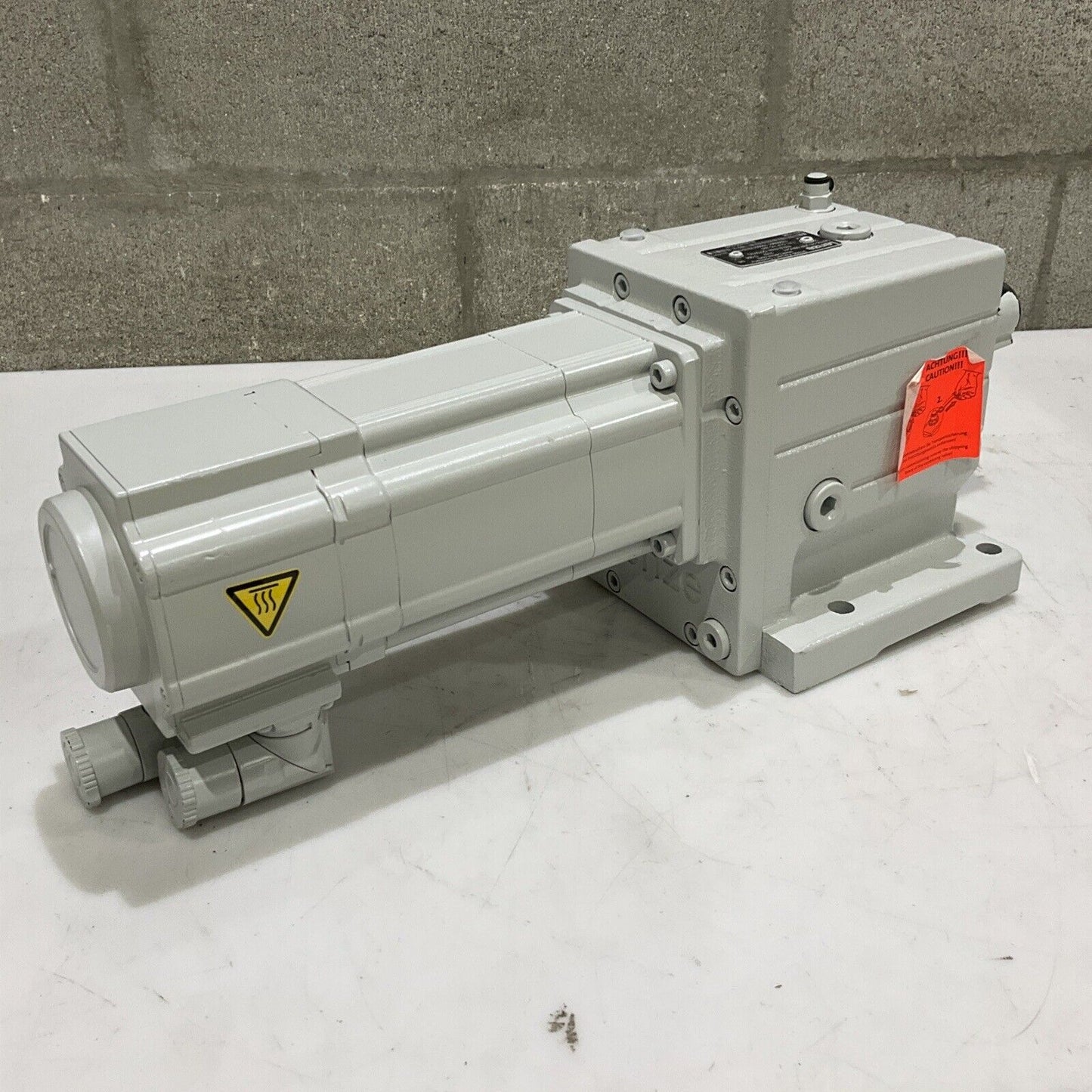 LENZE GST05-2S VBR 09HC41 SERVO GEAR MOTOR 3-MOT U3S