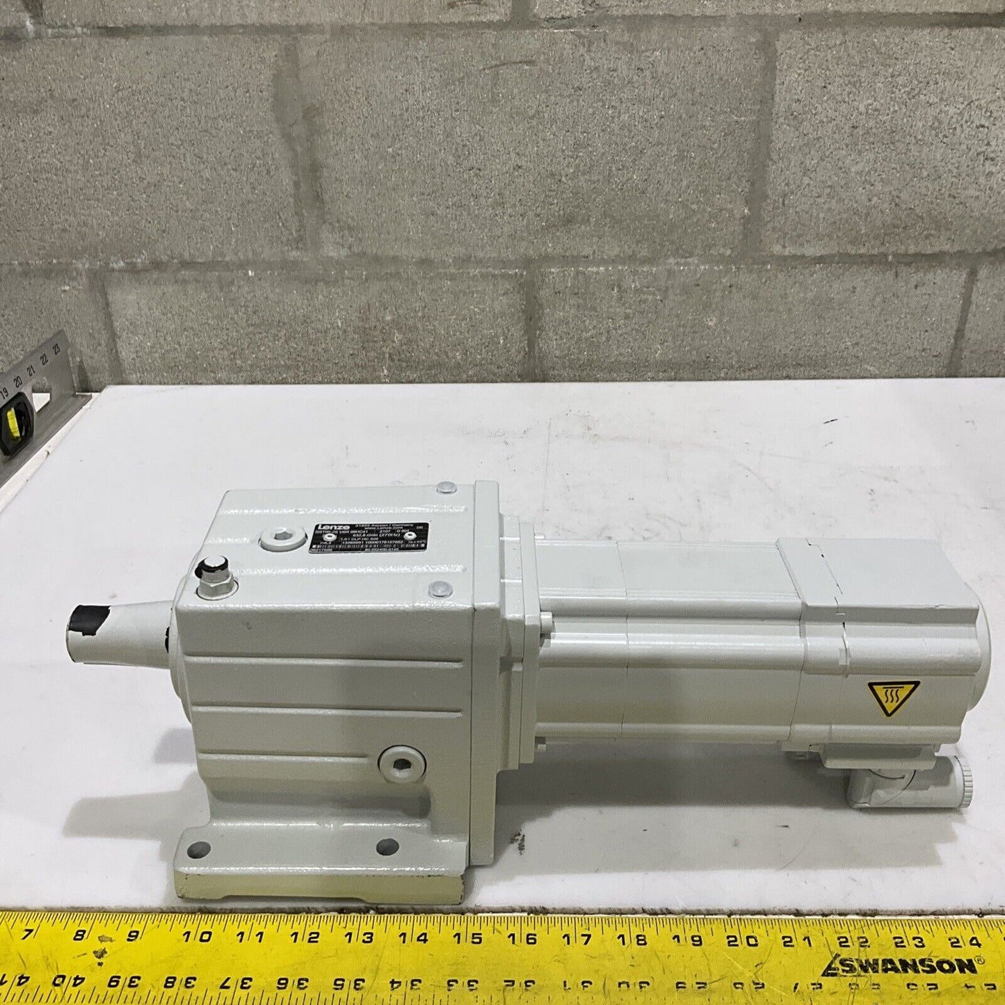 LENZE GST05-2S VBR 09HC41 SERVO GEAR MOTOR 3-MOT U3S