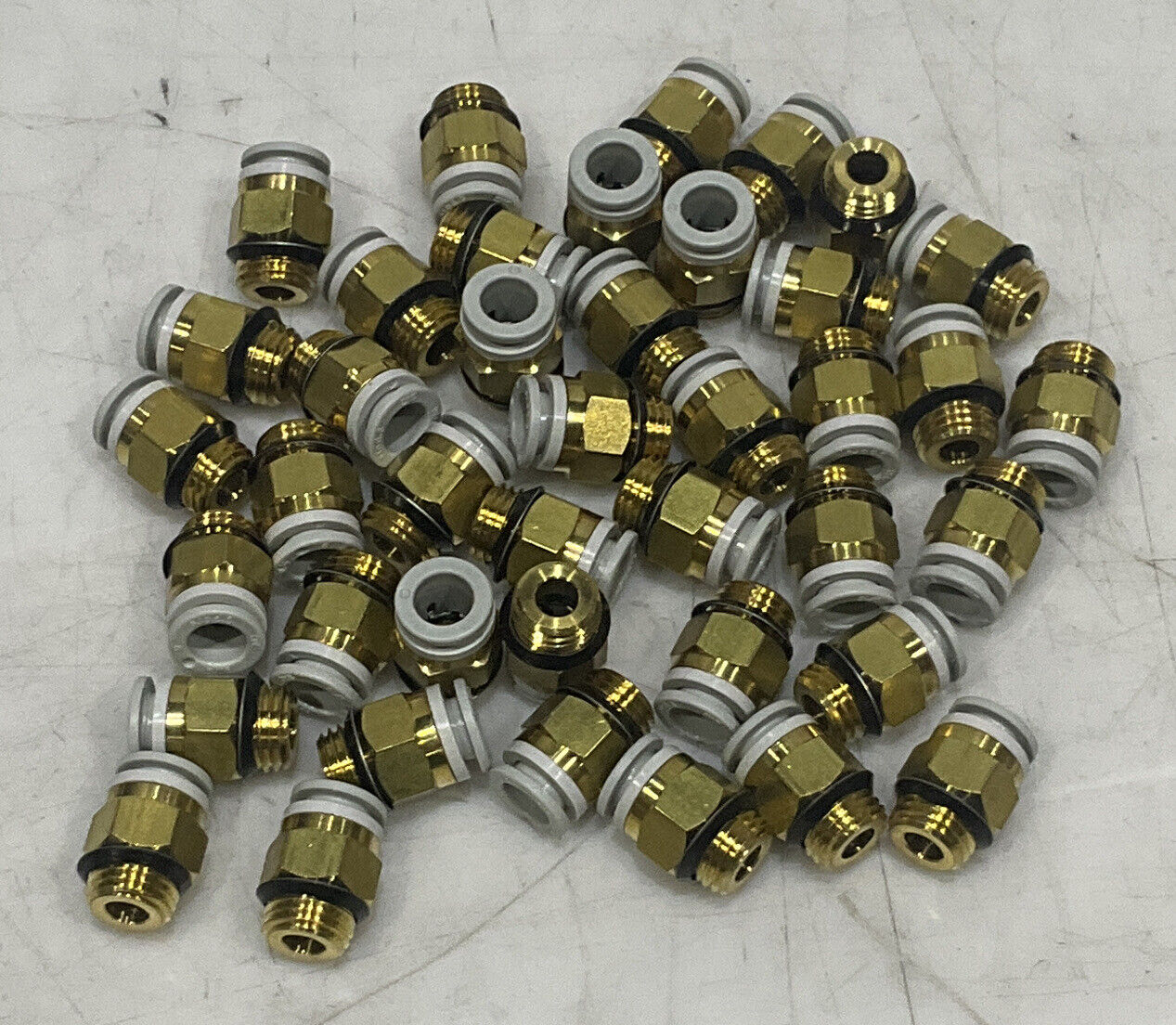 SMC KQ2H08-U02 MALE CONNECTOR FITTING 8MM 1/4 NPT LOT OF 41 U3S