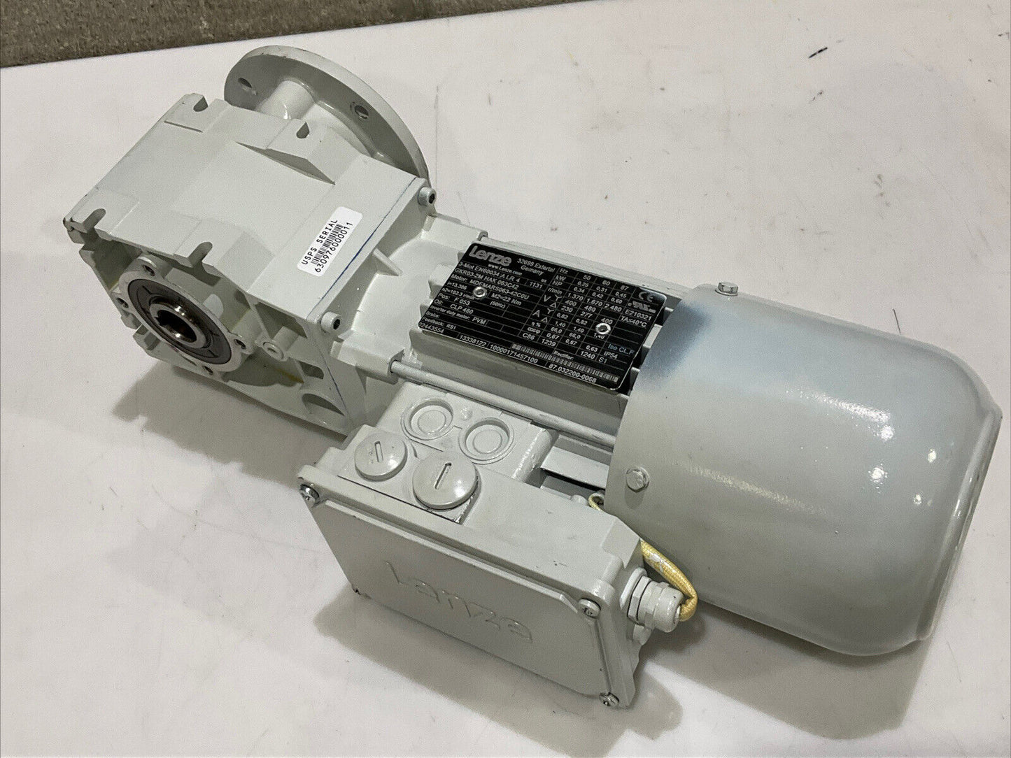 LENZE GKR03-2M HAK 063C42 MDEMARS063-42C0U MOTOR U3S