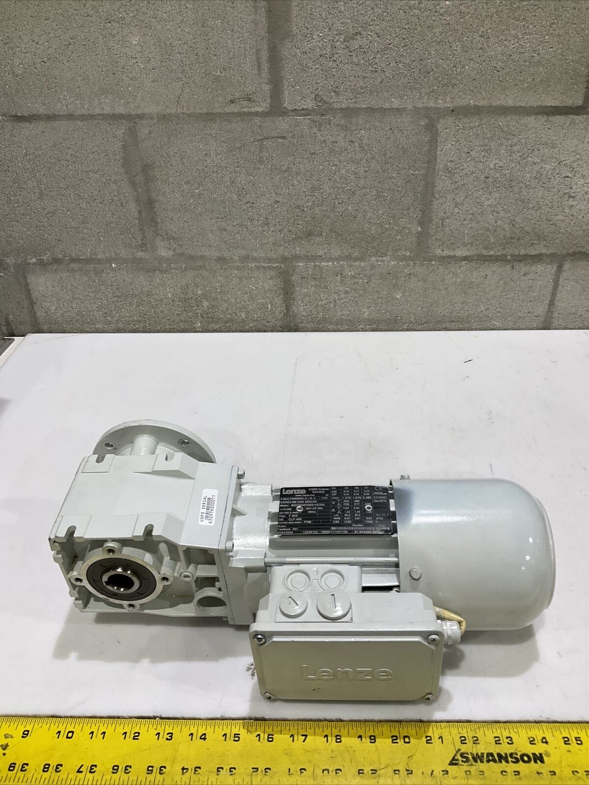 LENZE GKR03-2M HAK 063C42 MDEMARS063-42C0U MOTOR U3S