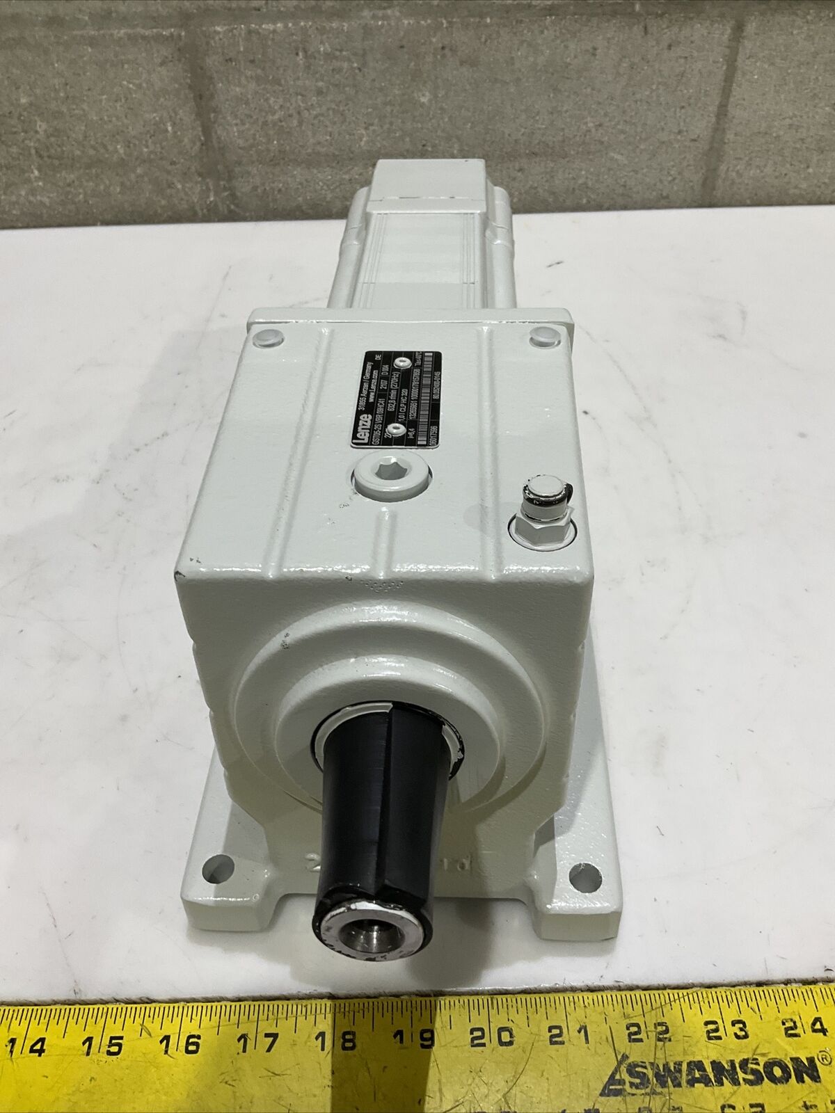 LENZE GST05-2S VBR 09HC41 MCS09H41RS0B0 SERVO GEAR MOTOR 3-MOT U3S