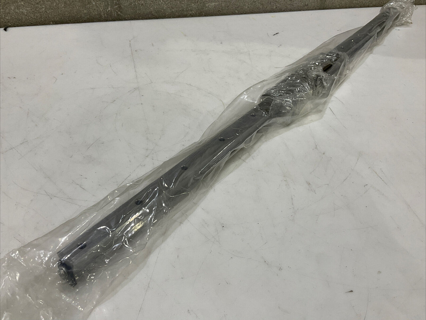 THK 3915-13-000-1723 163K678H01 R162289422 LINER GUIDE RAIL ASSEMBLY 750MM U3S