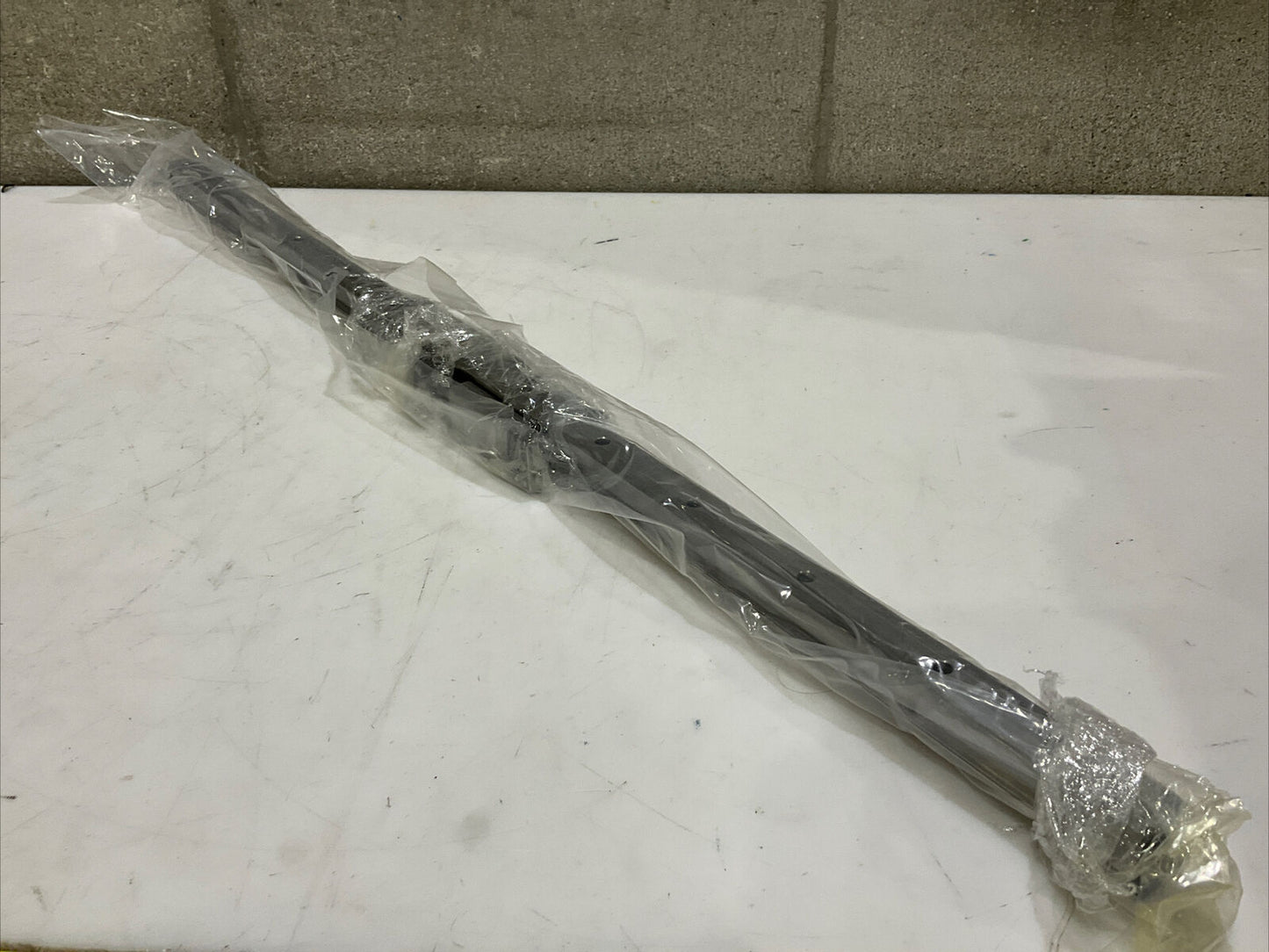 THK 3915-13-000-1723 163K678H01 R162289422 LINER GUIDE RAIL ASSEMBLY 750MM U3S