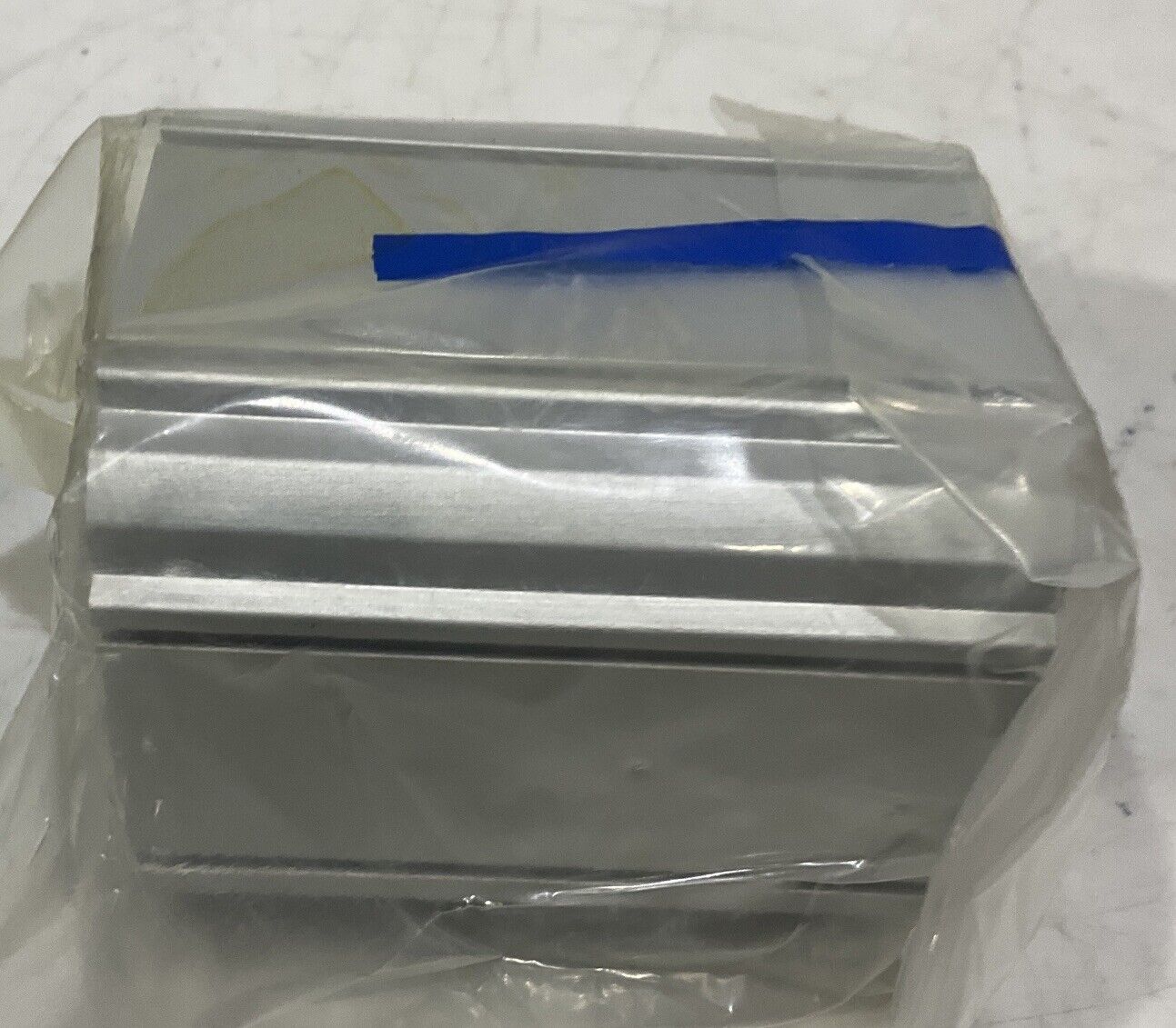 SMC NCQ8B300-300 CYLINDER U3S