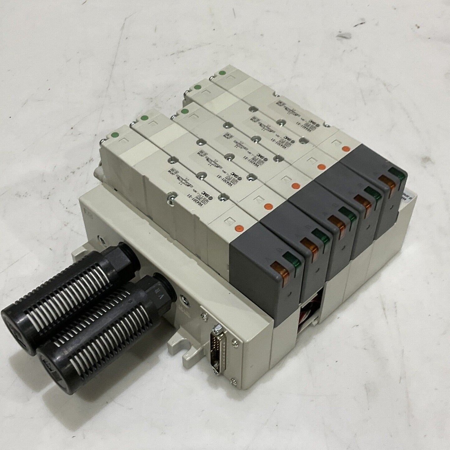 SMC VV5Q41-05-DAM01160 VQ4301-51 VQ4401-51 VDA4201-51  MANIFOLD U3S