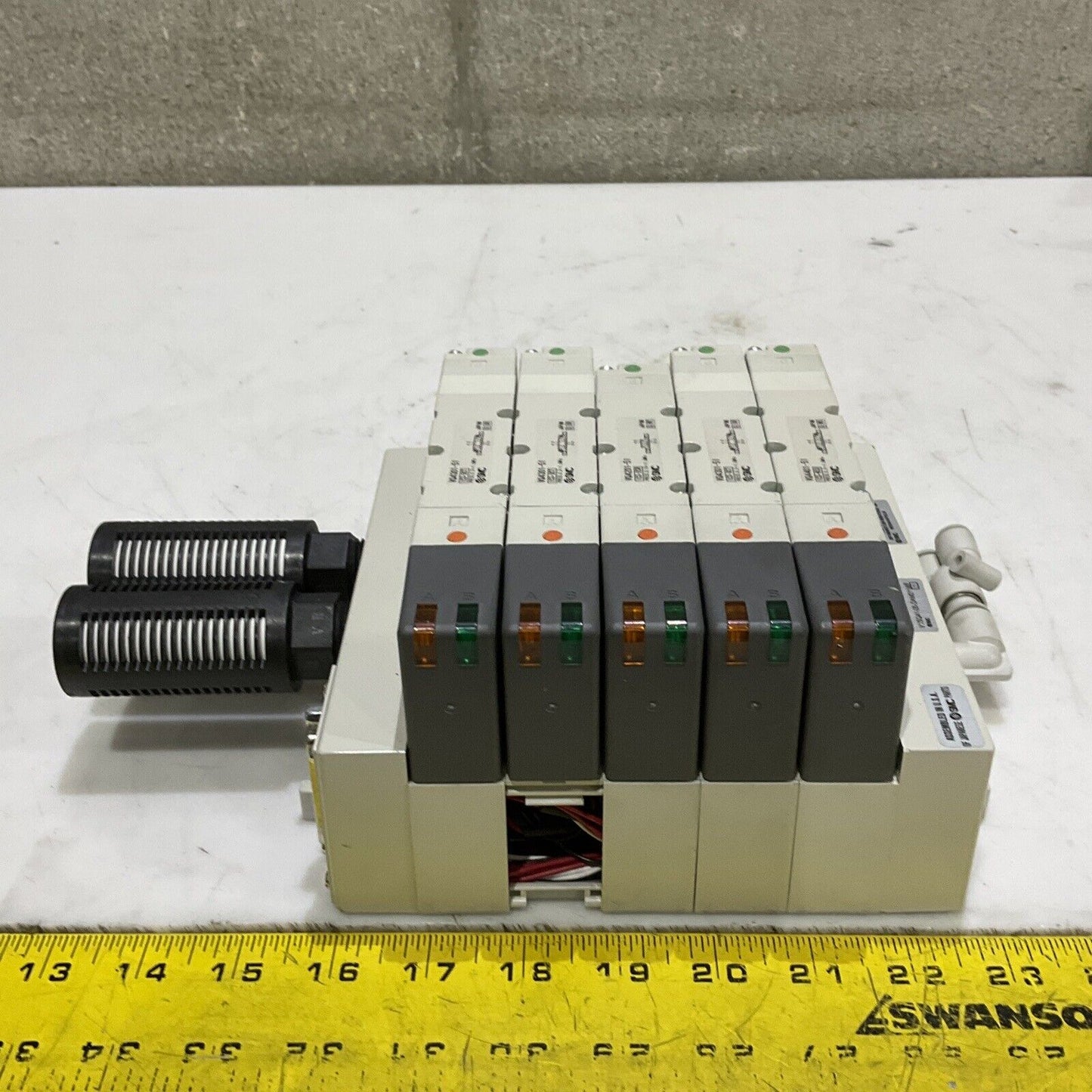 SMC VV5Q41-05-DAM01160 VQ4301-51 VQ4401-51 VDA4201-51  MANIFOLD U3S