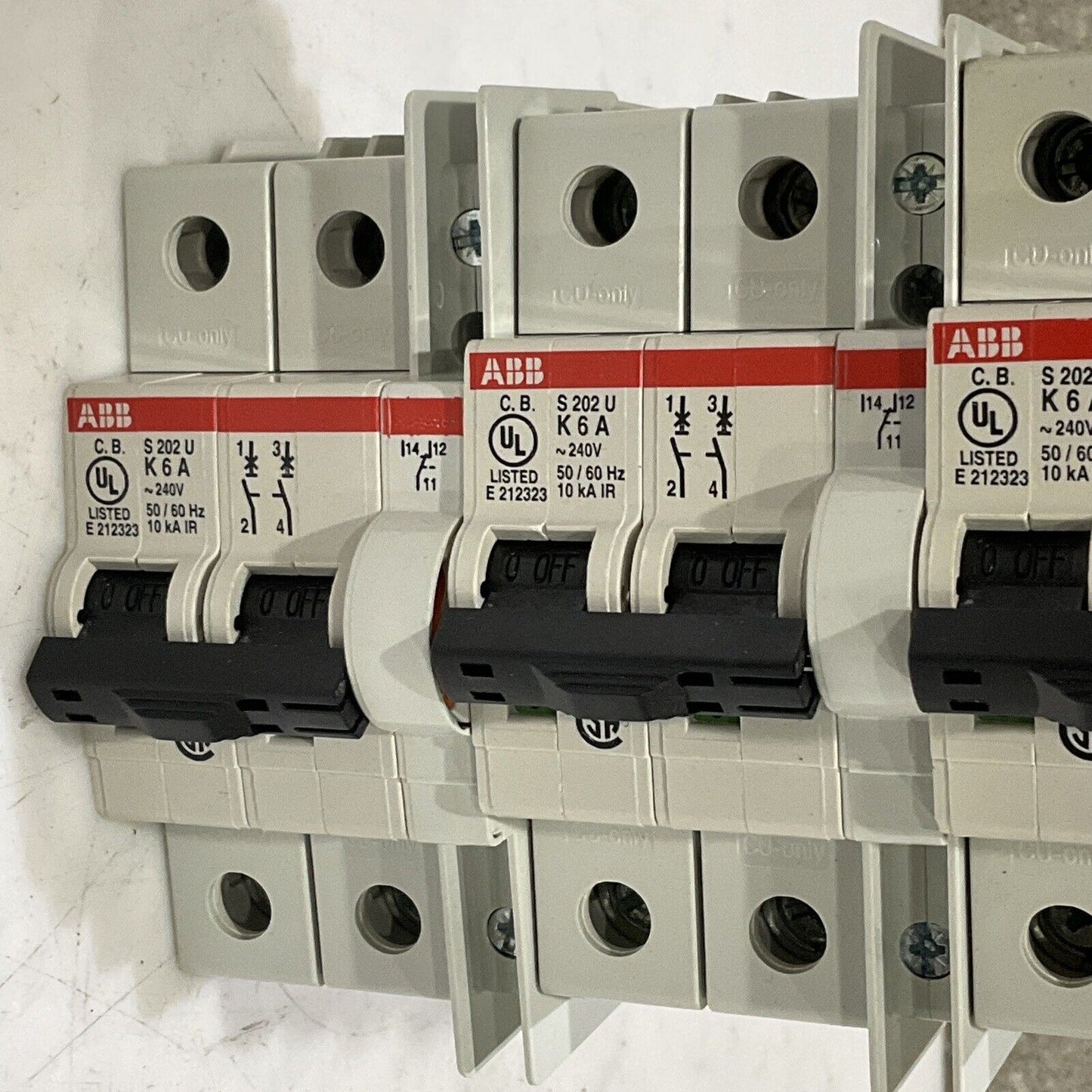 ABB S 202 U K 6 A CIRCUIT BREAKER 240 V 50/60HZ 2 POLE LOT OF 4 U3S