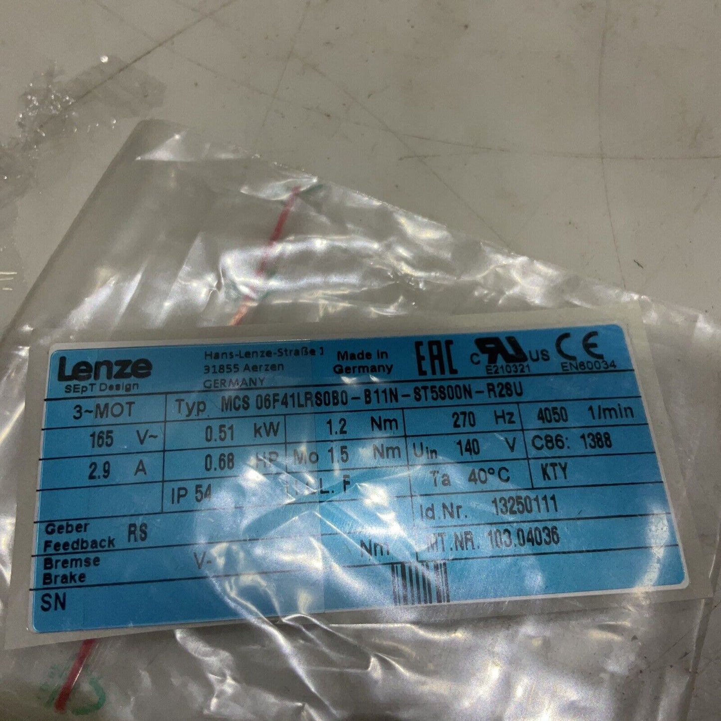 LENZE MCS 06F41LRS0B0-B11N-ST5S00N-R2SU SERVO MOTOR ASSY 165 V 2.9A 270 HZ U3S