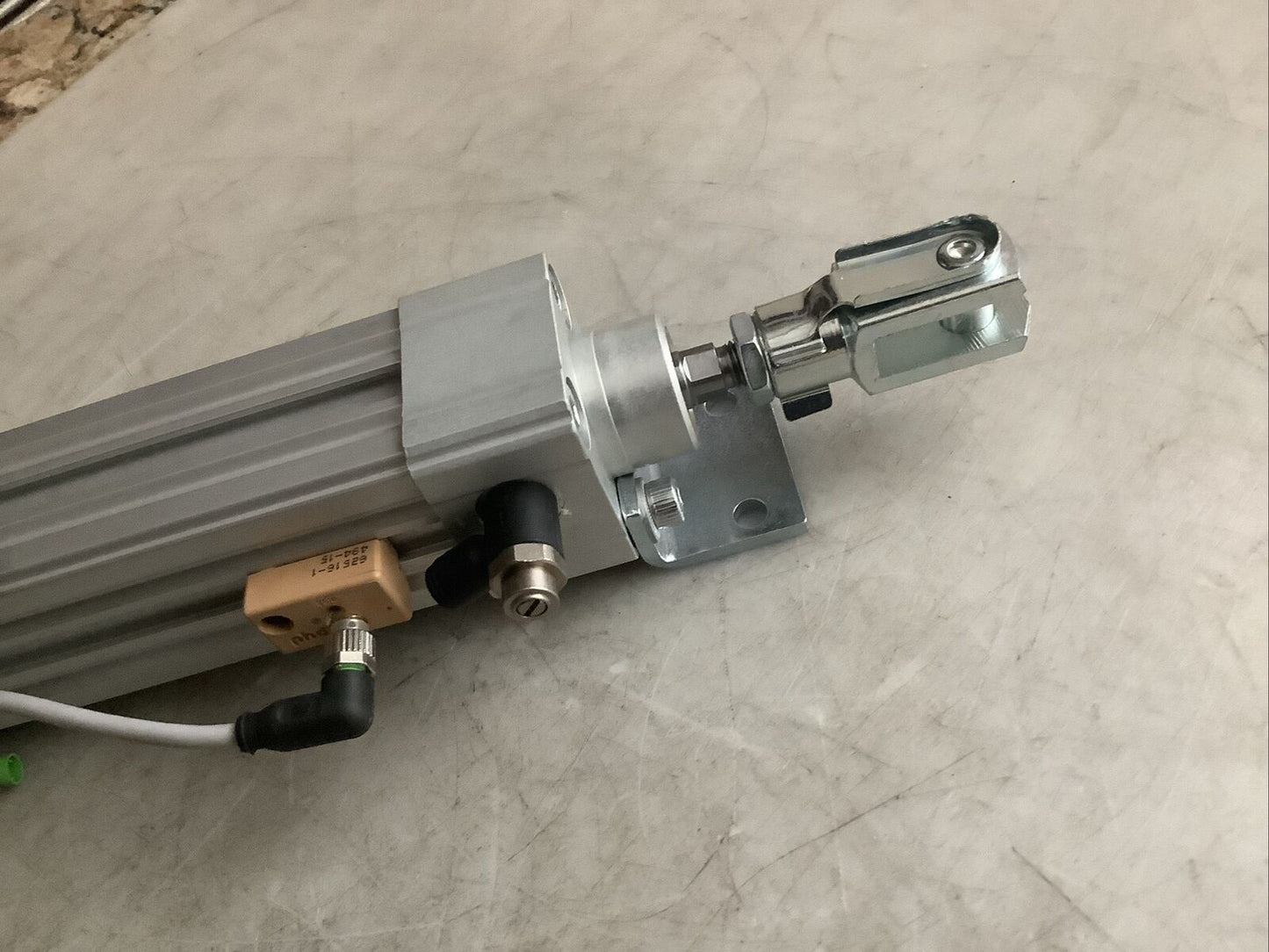 PHD CVAS6V-32X320-DB1-5-F22-M PNEUMATIC CYLINDER U3S