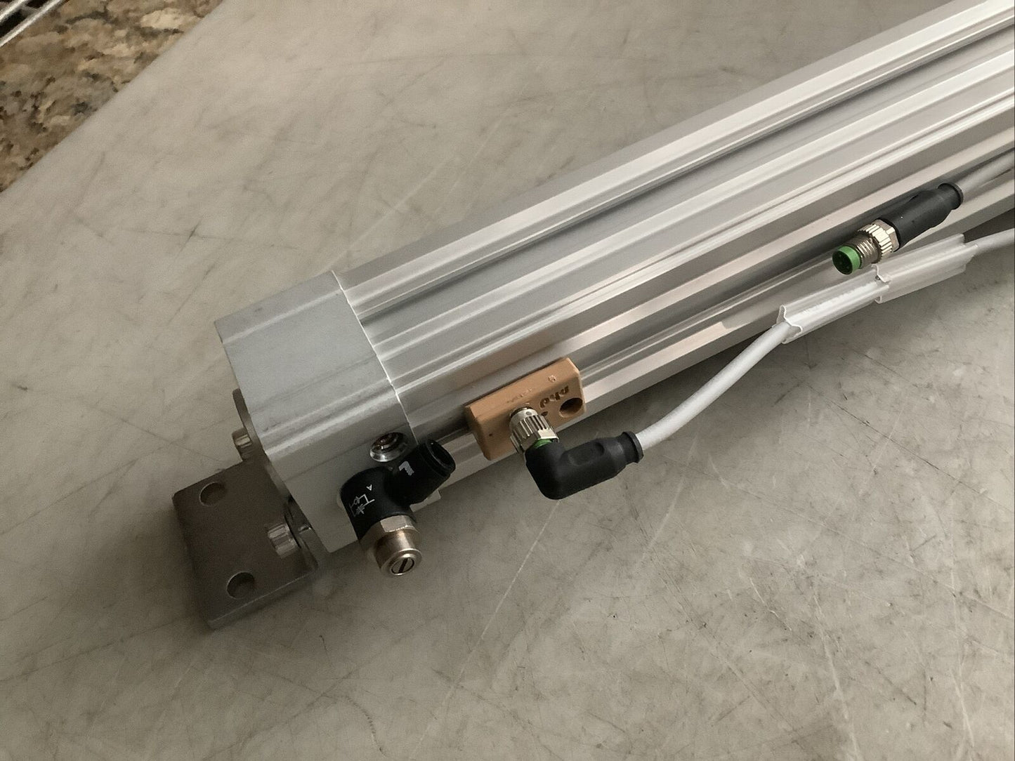 PHD CVAS6V-32X320-DB1-5-F22-M PNEUMATIC CYLINDER U3S