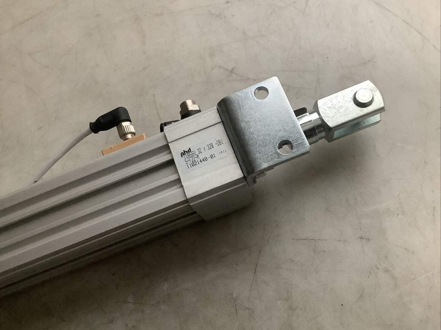 PHD CVAS6V-32X320-DB1-5-F22-M PNEUMATIC CYLINDER U3S