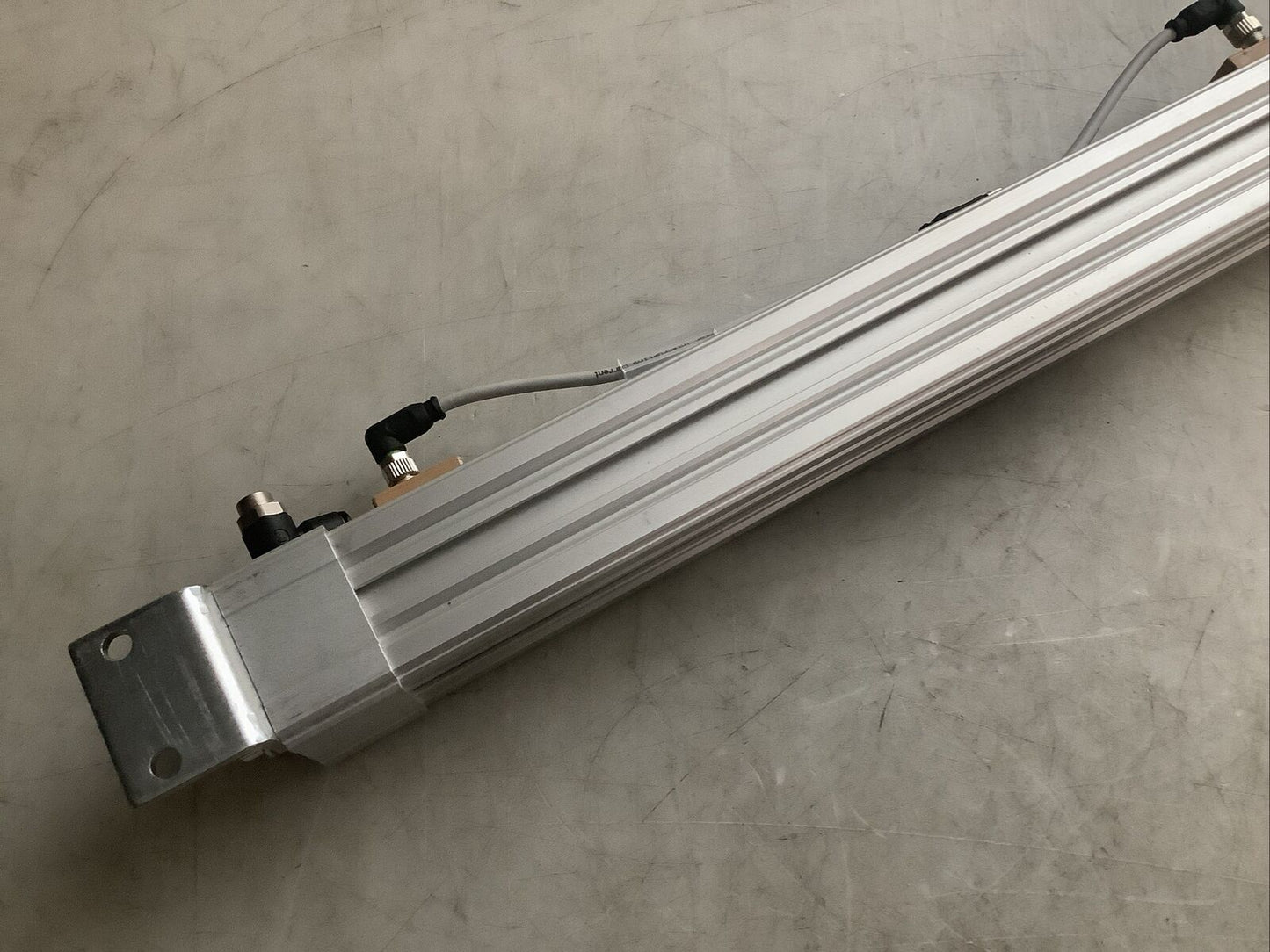 PHD CVAS6V-32X320-DB1-5-F22-M PNEUMATIC CYLINDER U3S