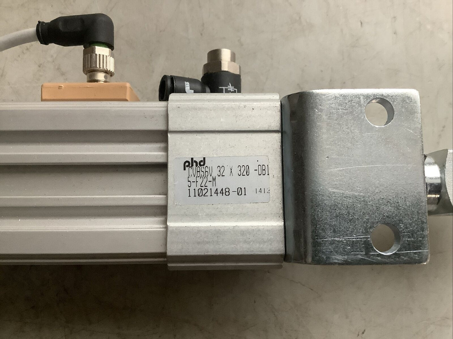 PHD CVAS6V-32X320-DB1-5-F22-M PNEUMATIC CYLINDER U3S