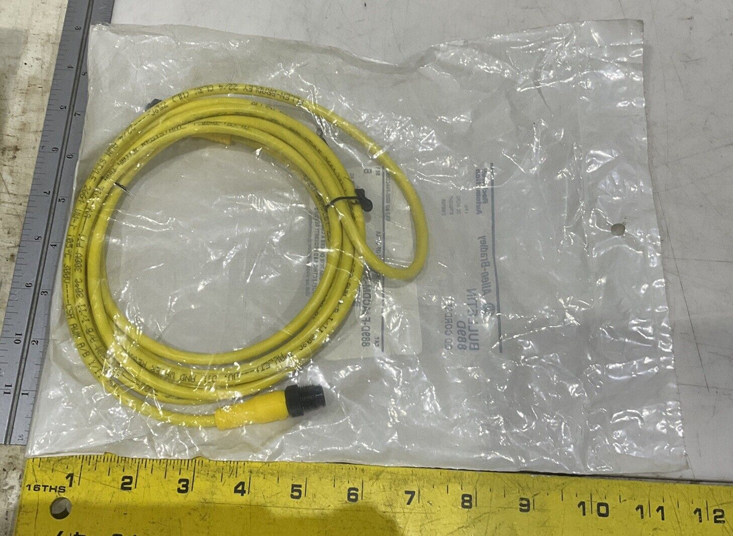 ALLEN-BRADLEY 889D QD CORDSET BULLETIN 3 METER 4 PIN MICRO CABLE U3S