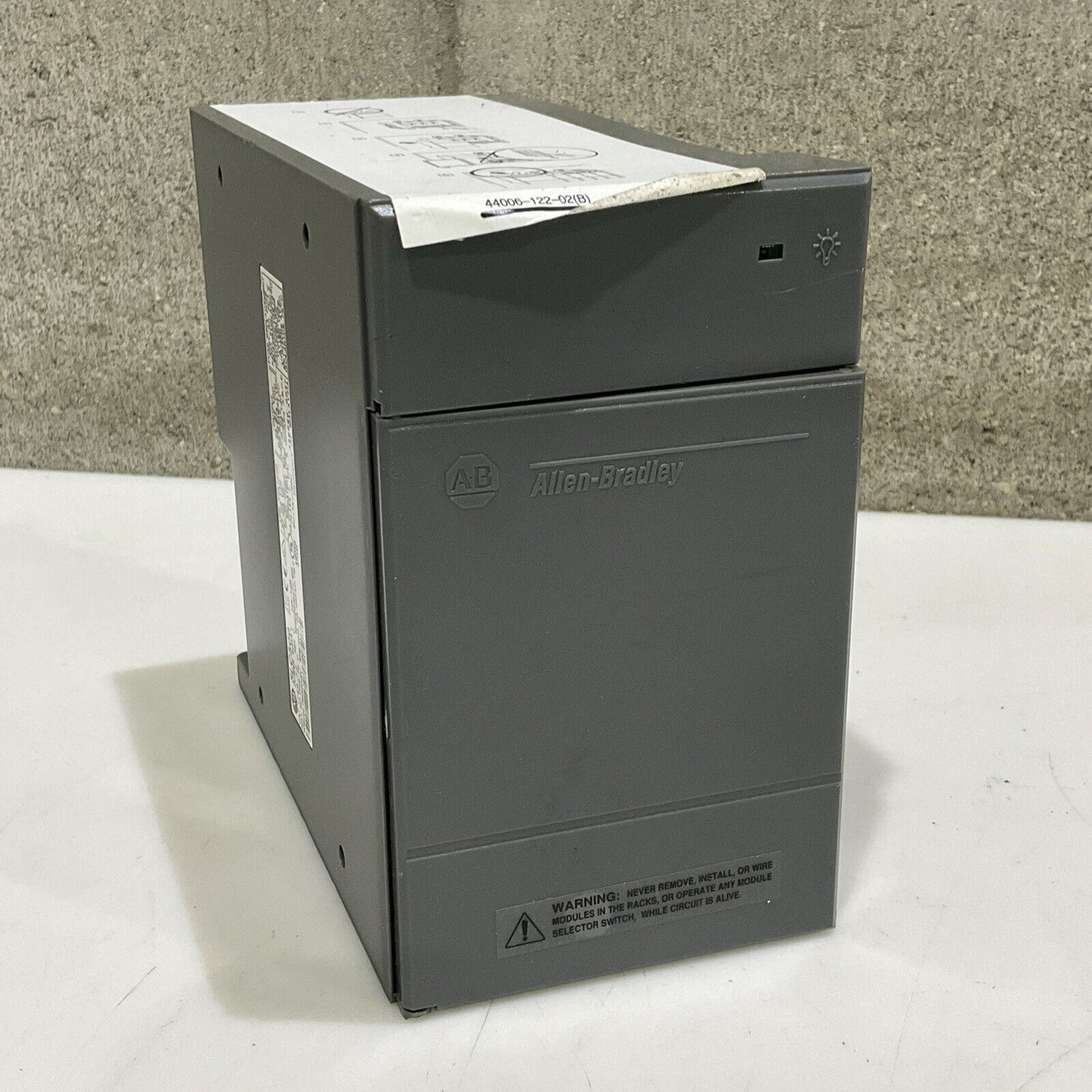 AB ALLEN BRADLEY SLC500 MODULE POWER SUPPLY 1746P2 SERIES C 50/60HZ 132 VAC U4M