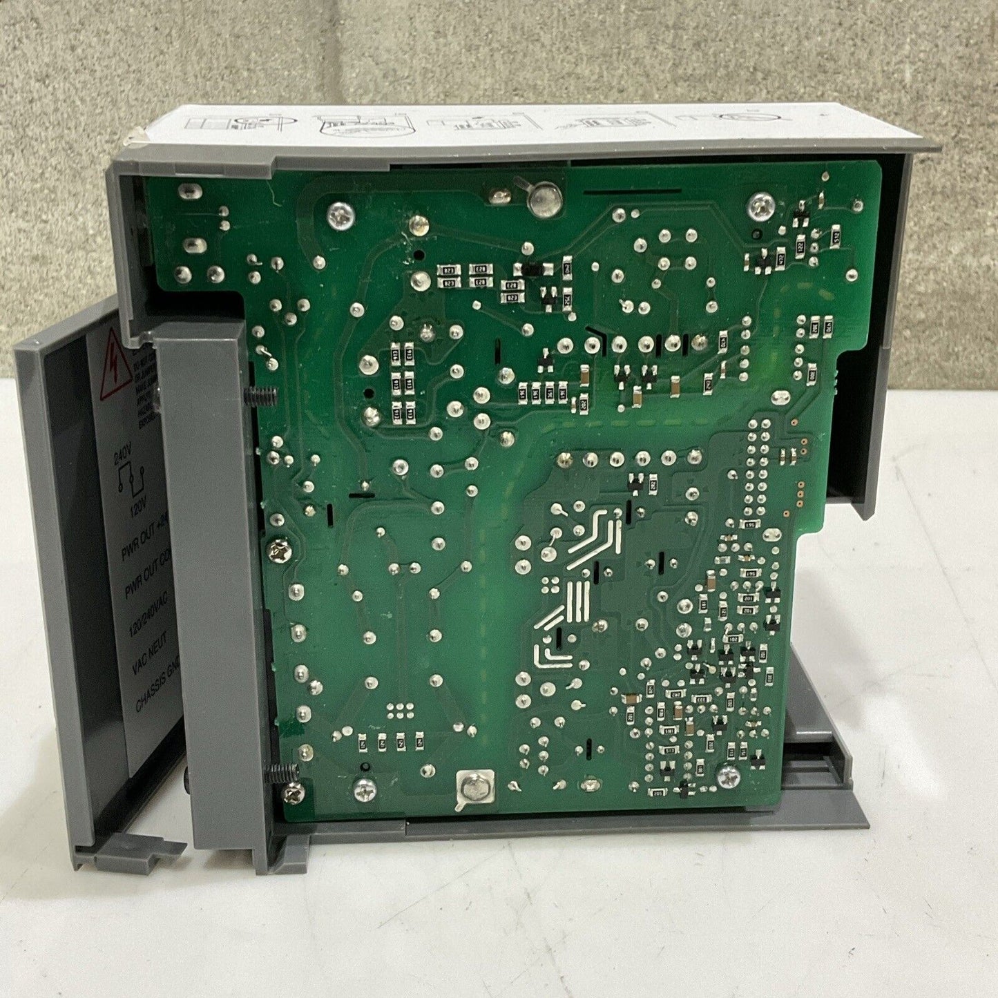 AB ALLEN BRADLEY SLC500 MODULE POWER SUPPLY 1746P2 SERIES C 50/60HZ 132 VAC U4M