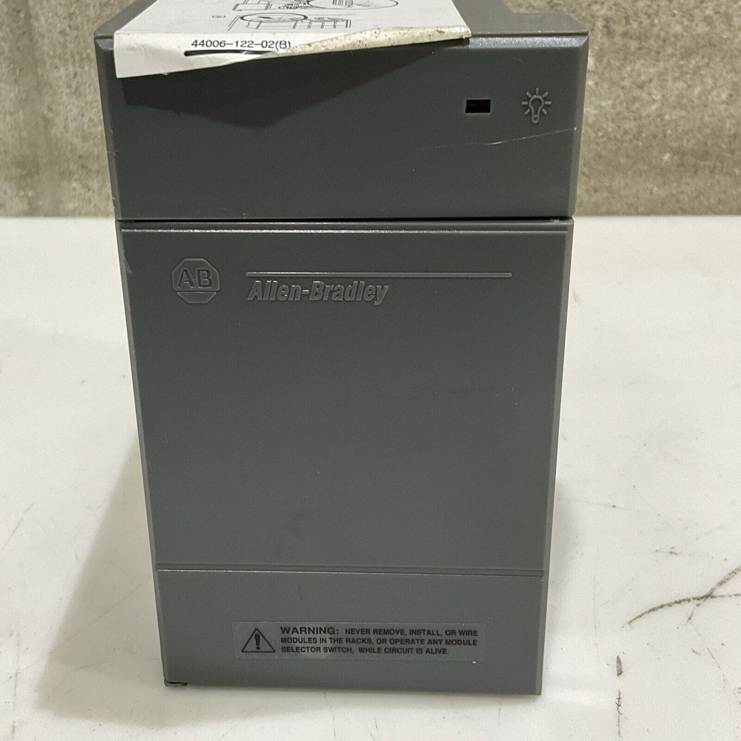 AB ALLEN BRADLEY SLC500 MODULE POWER SUPPLY 1746P2 SERIES C 50/60HZ 132 VAC U4M