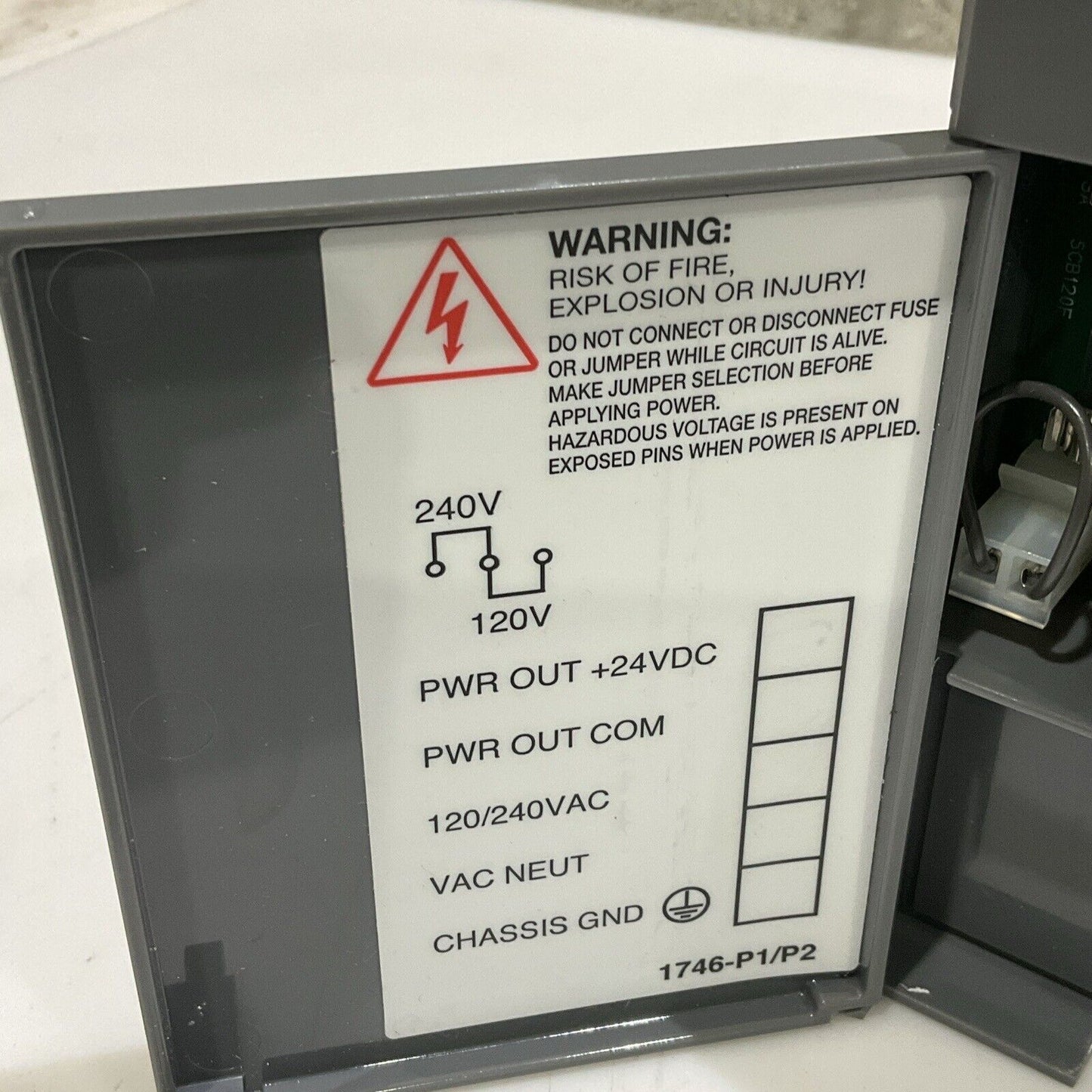 AB ALLEN BRADLEY SLC500 MODULE POWER SUPPLY 1746P2 SERIES C 50/60HZ 132 VAC U4M