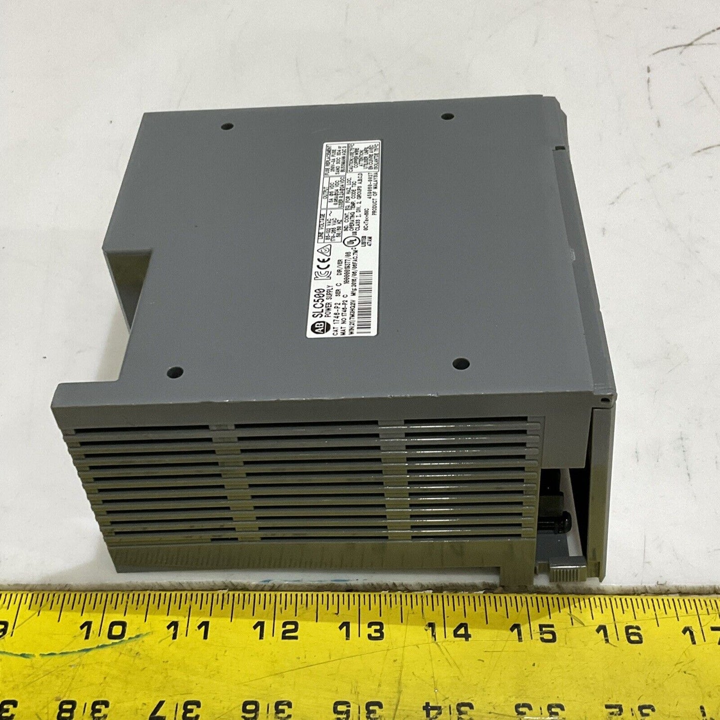 AB ALLEN BRADLEY SLC500 MODULE POWER SUPPLY 1746P2 SERIES C 50/60HZ 132 VAC U4M