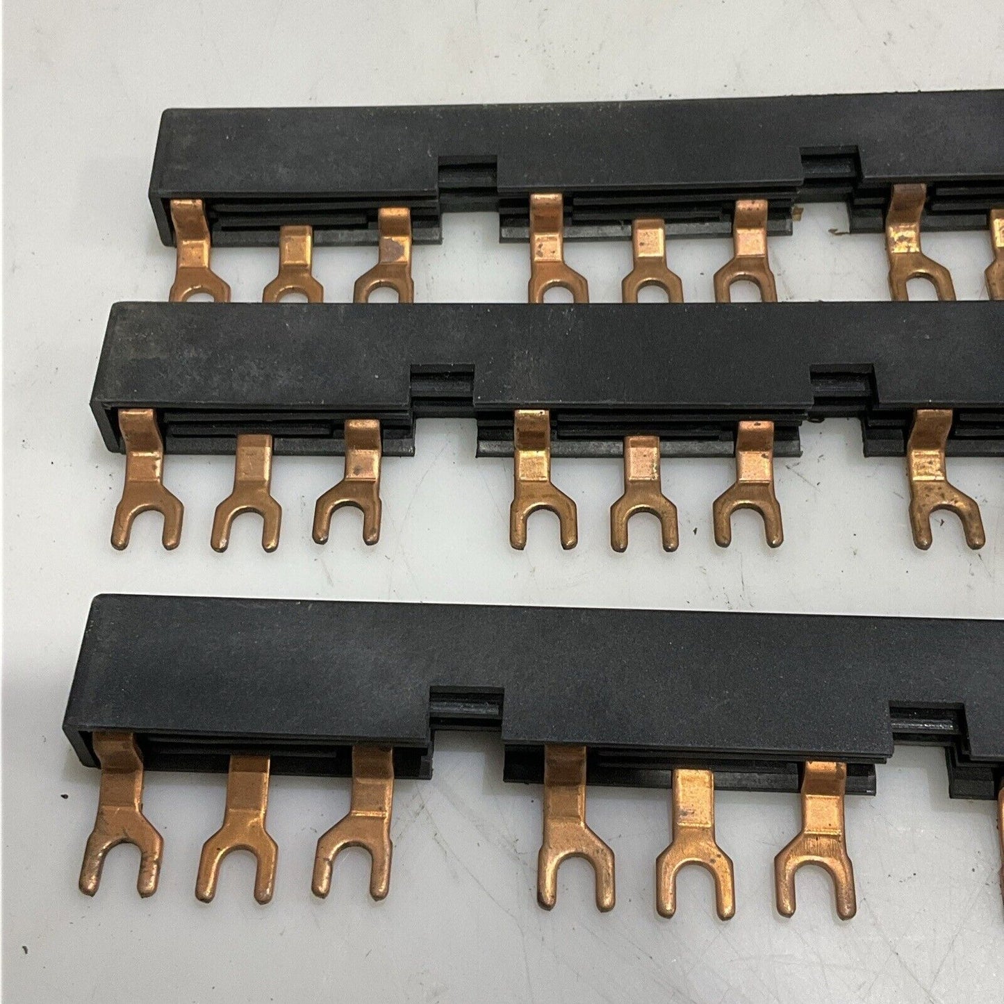 AB ALLEN BRADLEY CAT140M-C-W545 3 PHASE COMPACT BUSBAR LOT OF 3 U4M