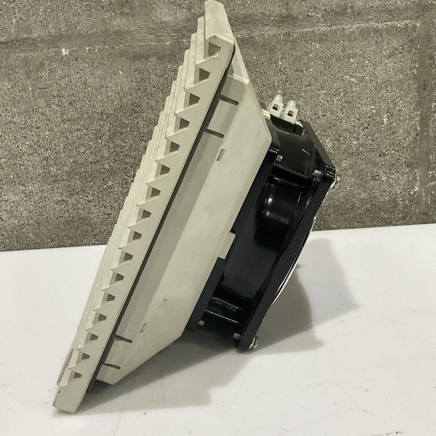 RITTAL 014616 SK 3323 117 FAN AND FILTER UNIT VENTILATOR 115V 50/60HZ 19/18W U4M