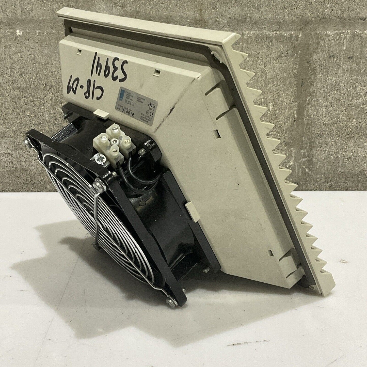 RITTAL 014616 SK 3323 117 FAN AND FILTER UNIT VENTILATOR 115V 50/60HZ 19/18W U4M