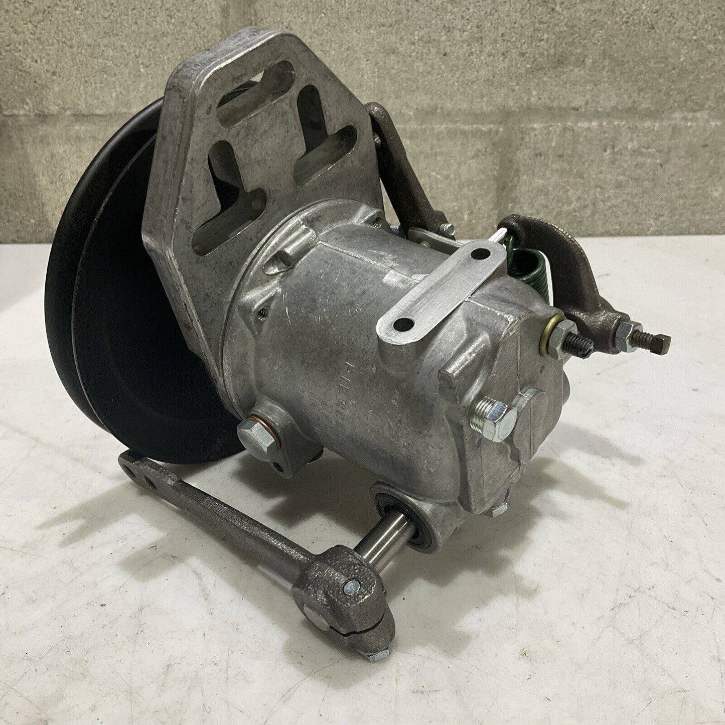CUMMINS 3395960 3395893 1112018 HYDRAULIC GOVERNOR ENGINE B.3L U4M