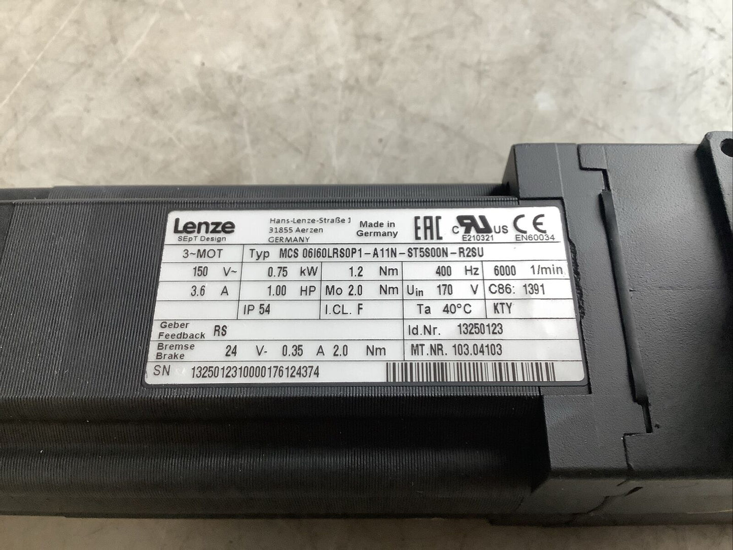 LENZE MCS06I60LRS0P1-A11N-ST5S00N-R2SU SERVO MOTOR 6000RPM 1HP 150V 554