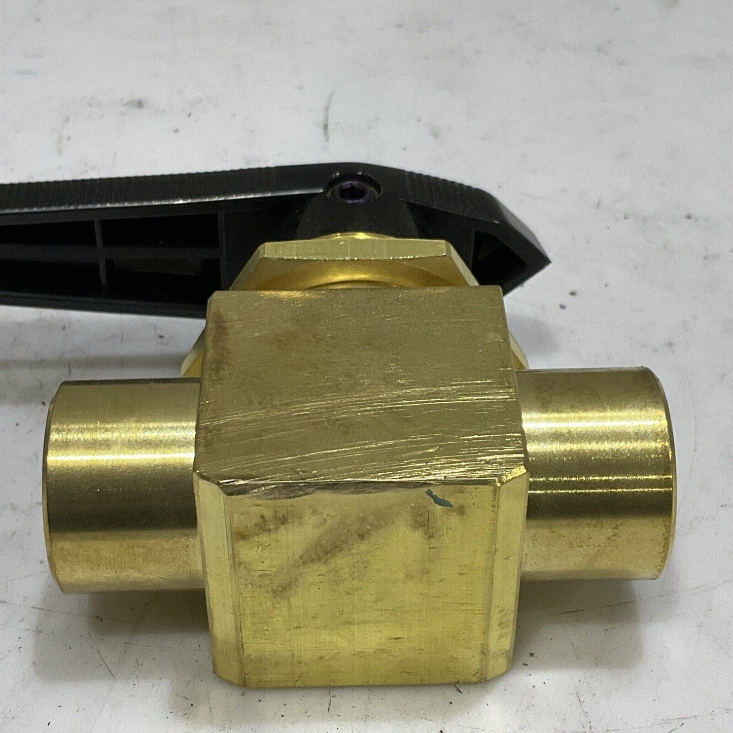 SWAGELOK B-45F8 826344001 BRASS BALL VALVE 2500 PSIG 0.406 IN 373