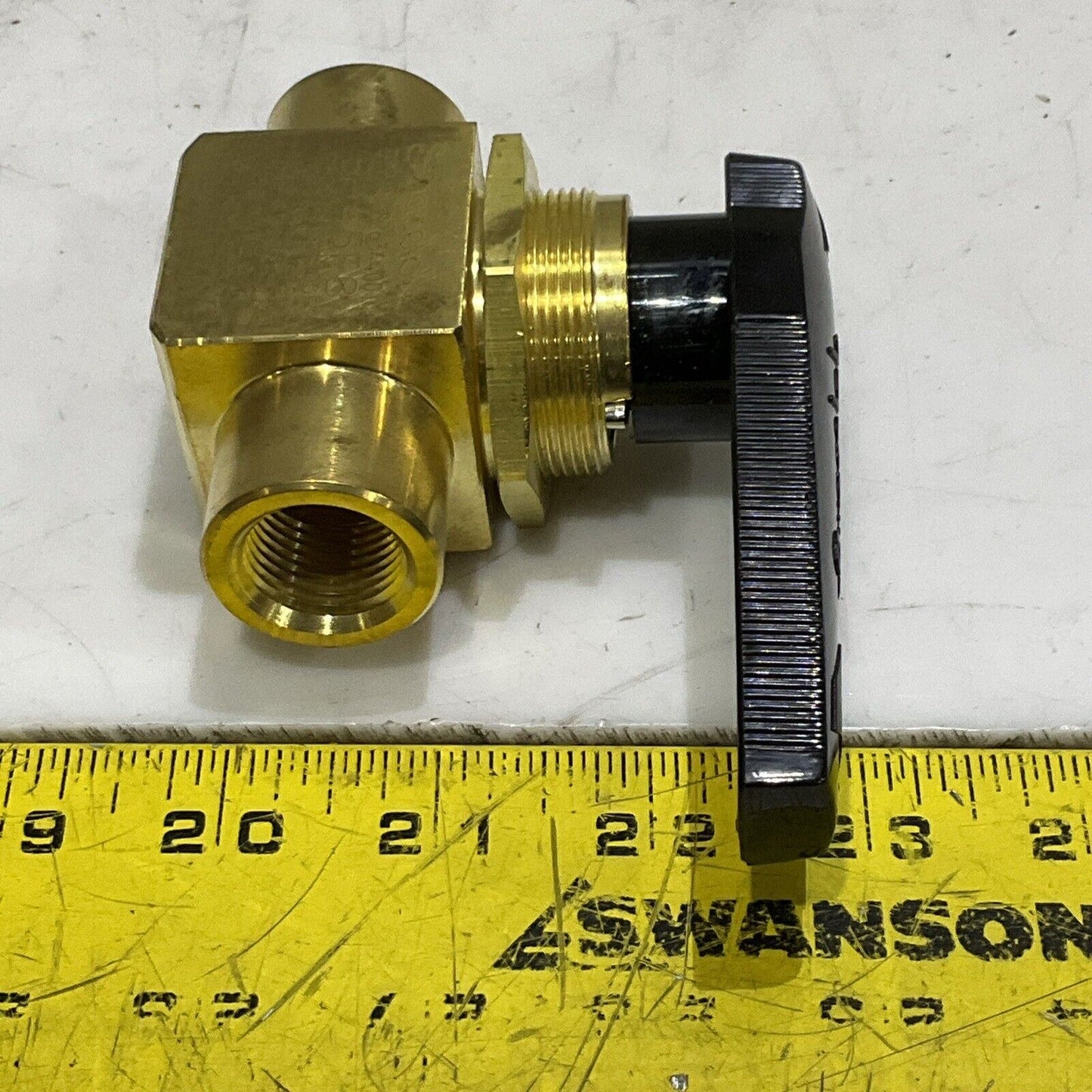 SWAGELOK B-45F8 826344001 BRASS BALL VALVE 2500 PSIG 0.406 IN 373