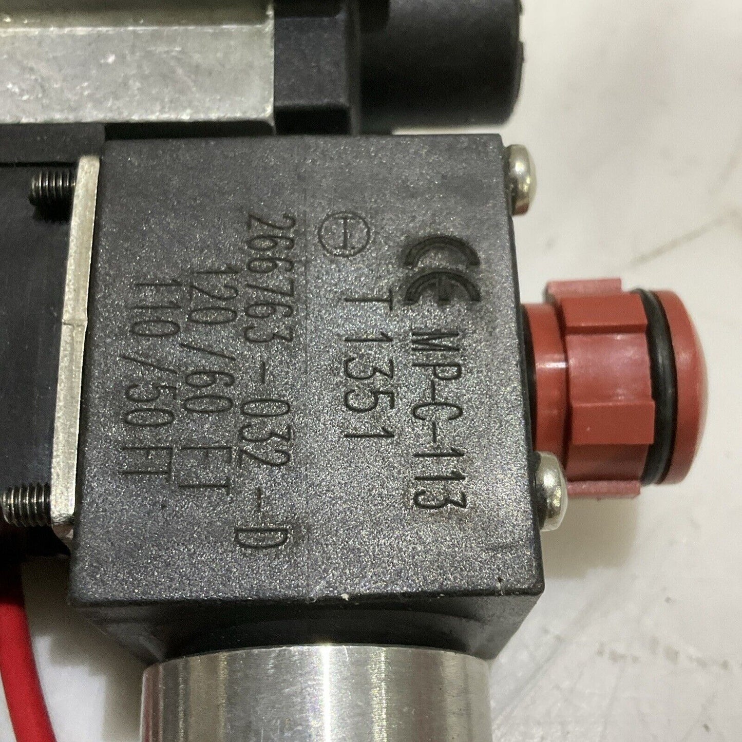 ASCO WT8401B105M SOLENOID VALVE 20-150 PSI 6.3 W 373