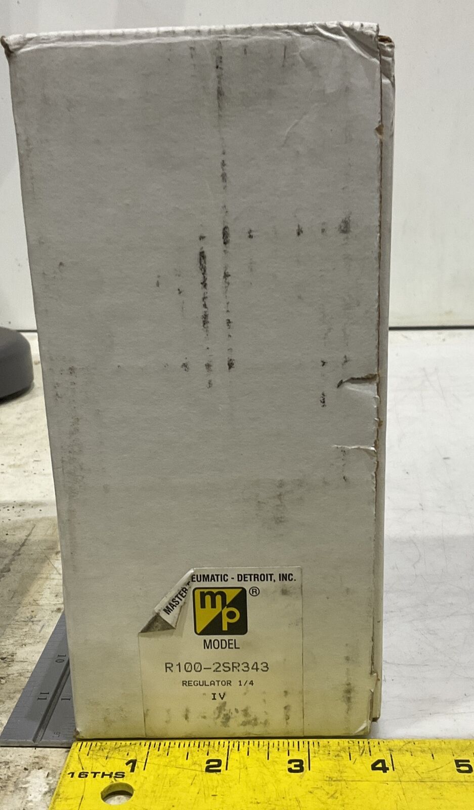 MASTER PNEUMATIC-DETROIT R100-2SR343 REGULATOR LOT OF 2 U3S