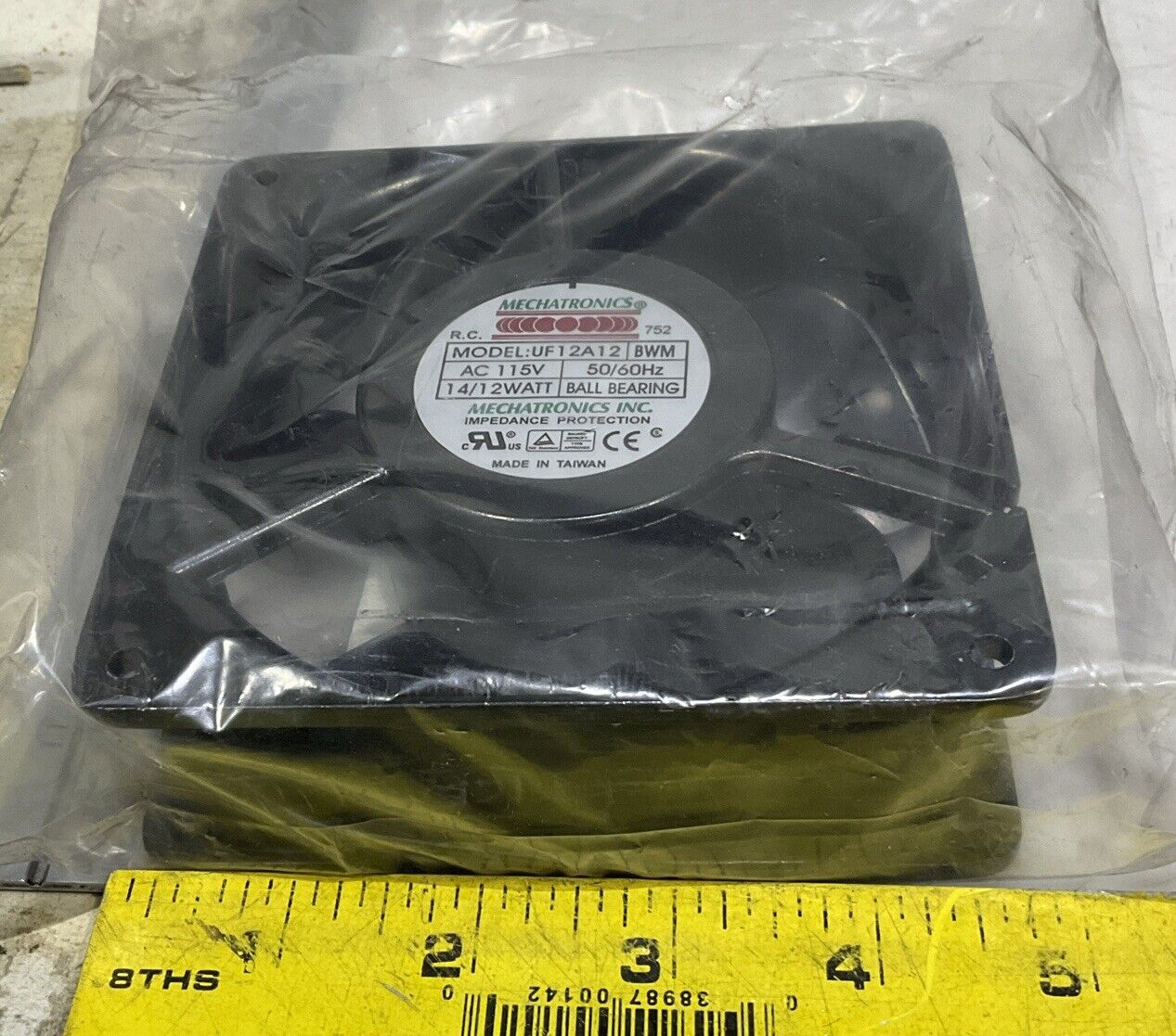 MECHATRONICS UF12A12 50-60HZ 115V 12W AXIAL COOLING FAN LOT OF 4 U3S