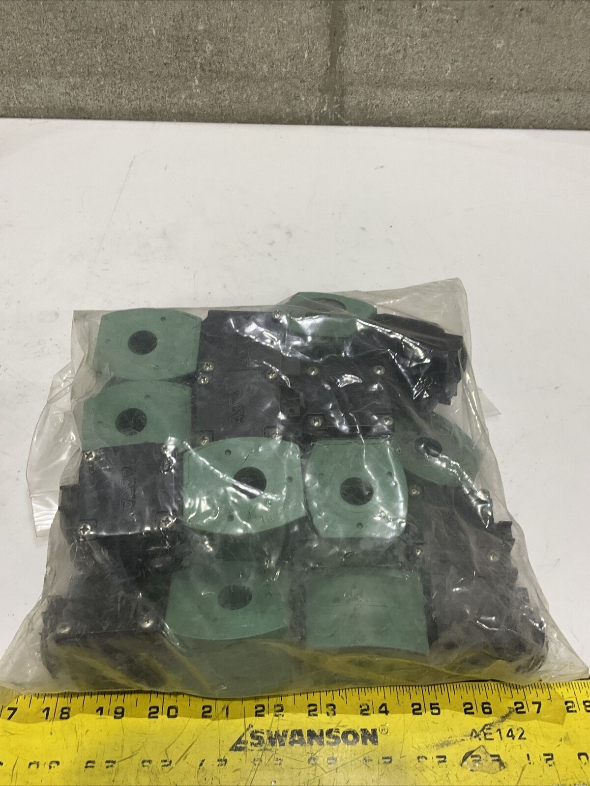 ASCO 272612-132 MP-C-086 SOLENOID VALVE 120/60 FB T1304 LOT OF 11