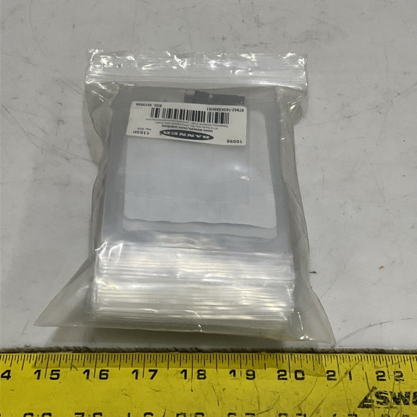 BANNER 10096 1103P 3010096 APERTURE 2.00 MM X 7.00 MM LOT OF 18 U3S
