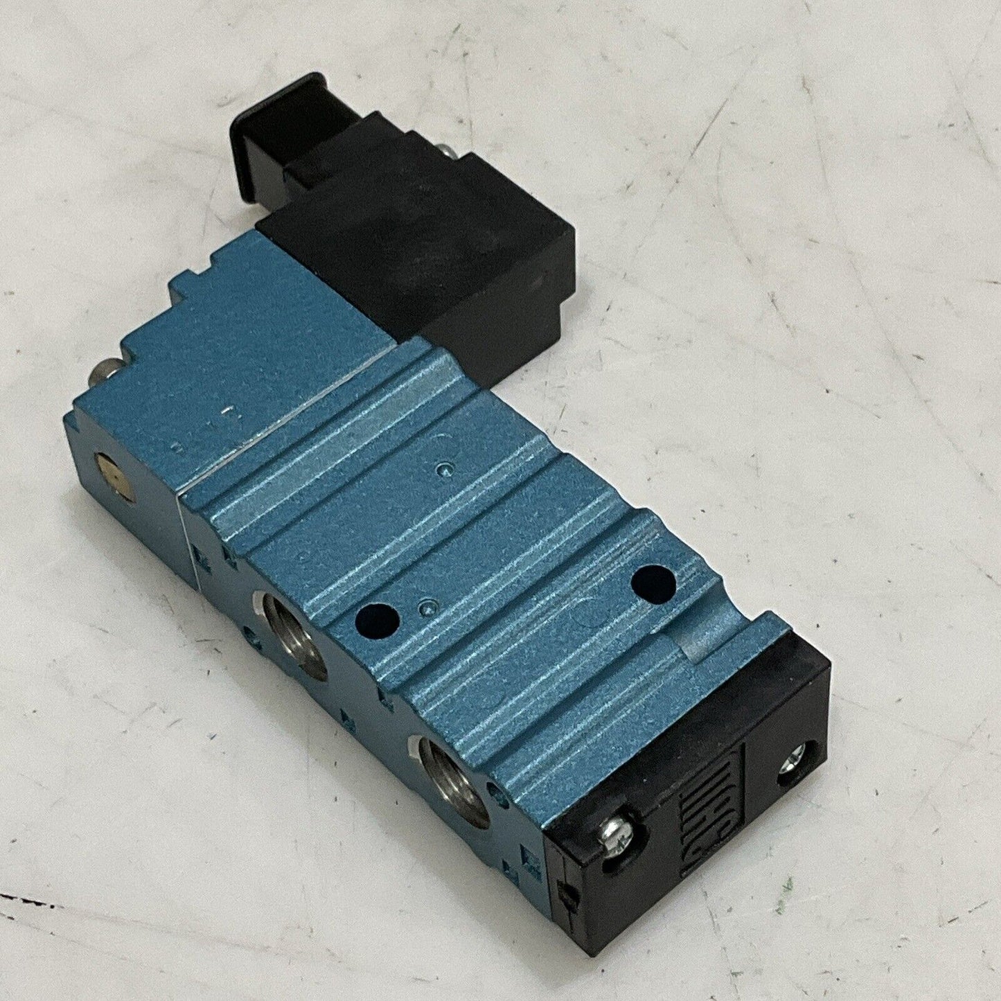 MAC 52A-11-B0A-DM-DFFJ-1KJ SOLENOID VALVE 3-WAY 24 VDC DMB-DFFJ-1KJ U3S