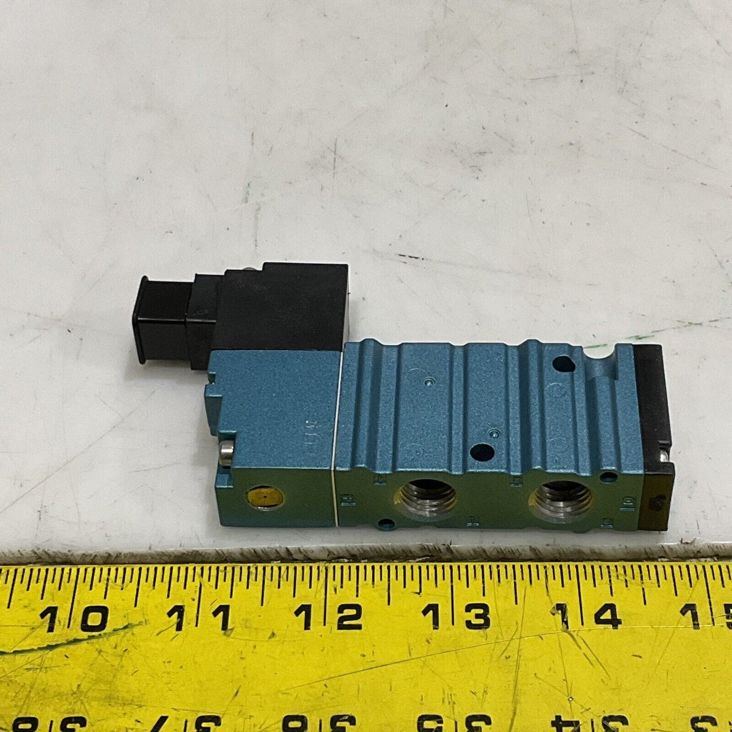 MAC 52A-11-B0A-DM-DFFJ-1KJ SOLENOID VALVE 3-WAY 24 VDC DMB-DFFJ-1KJ U3S