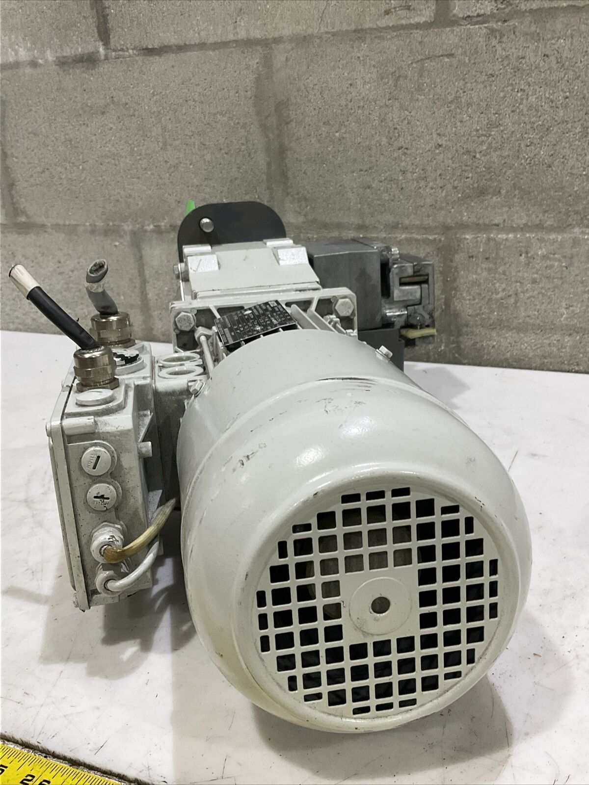 LENZE EN60034 GKR04-2 M HAR 080C31 MDSABS 080-31 GEARBOX MOTOR U3S