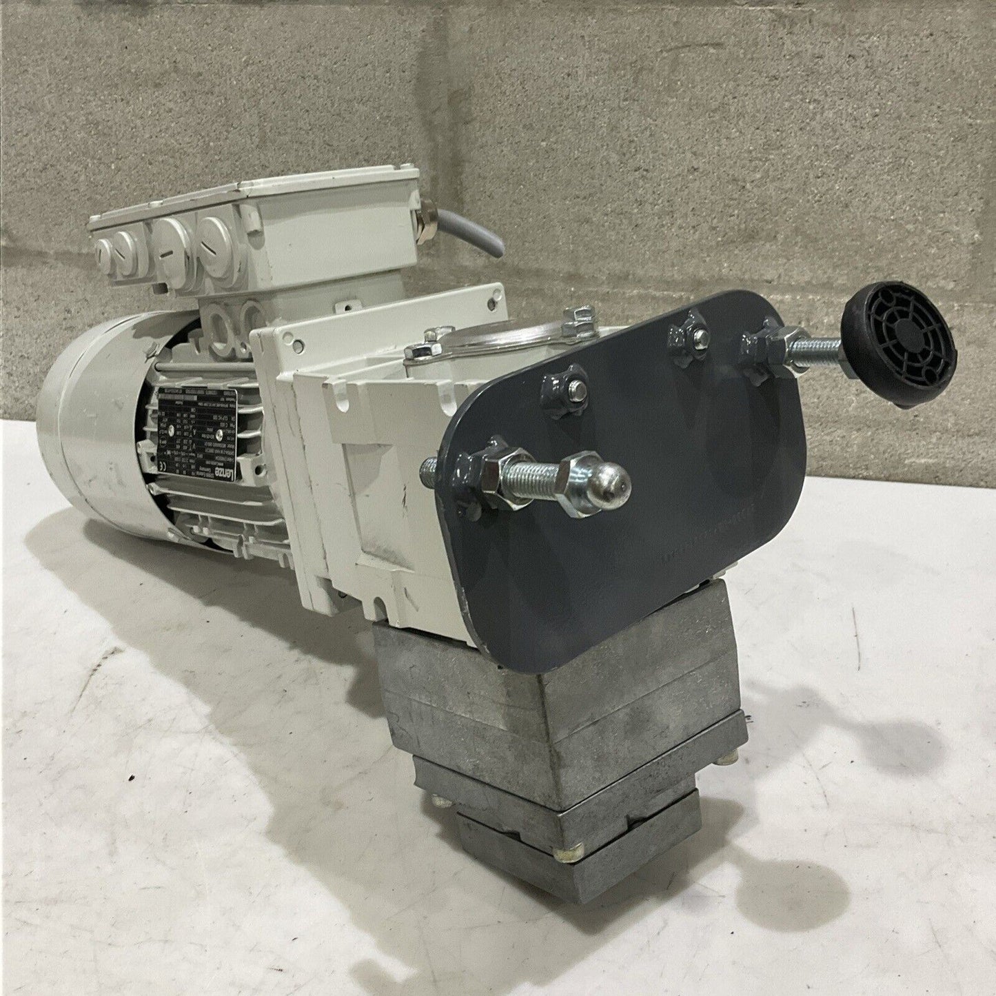 LENZE EN60034 GKR04-2 M HAR 080C31 MDSABS 080-31 GEARBOX MOTOR U3S