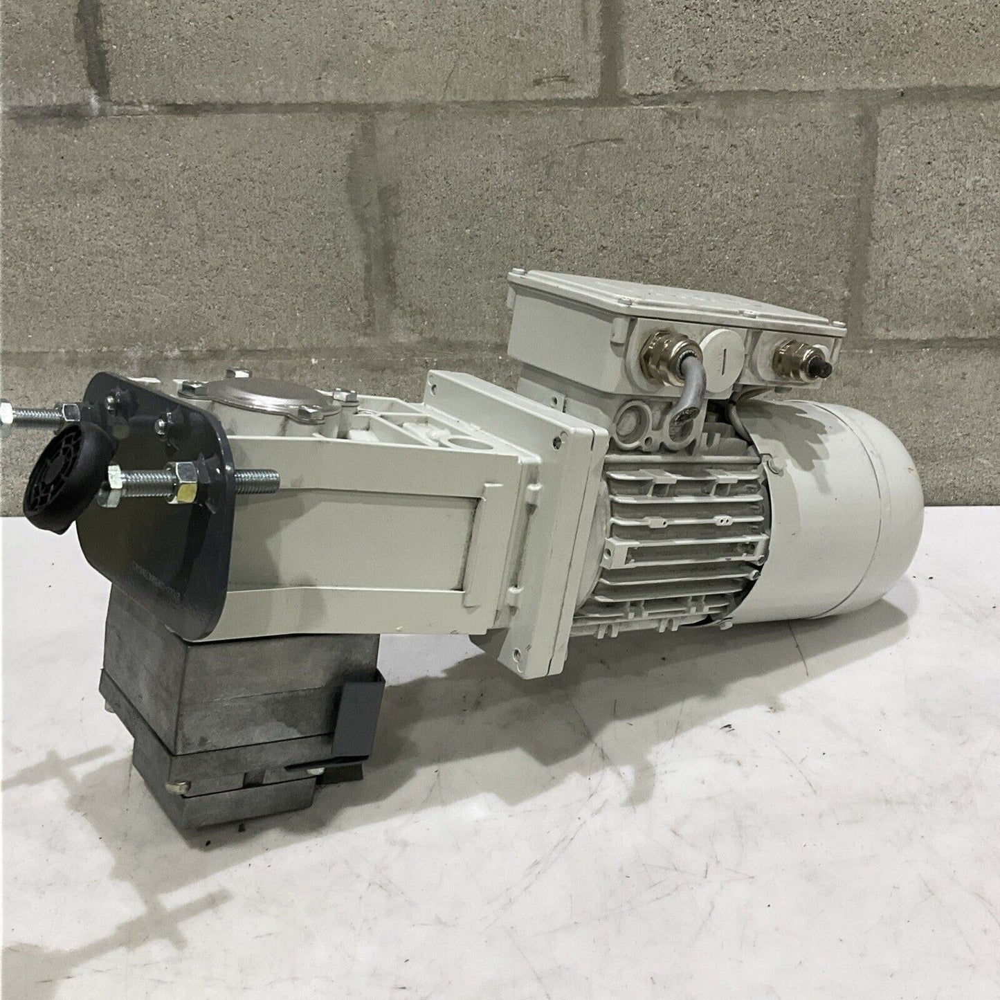 LENZE EN60034 GKR04-2 M HAR 080C31 MDSABS 080-31 GEARBOX MOTOR U3S