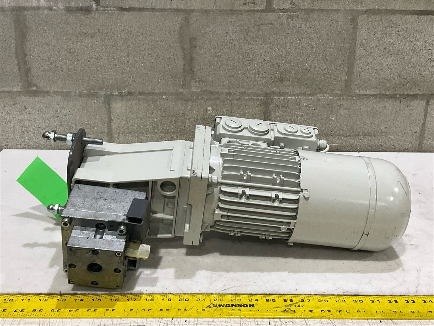 LENZE EN60034 GKR04-2 M HAR 080C31 MDSABS 080-31 GEARBOX MOTOR U3S