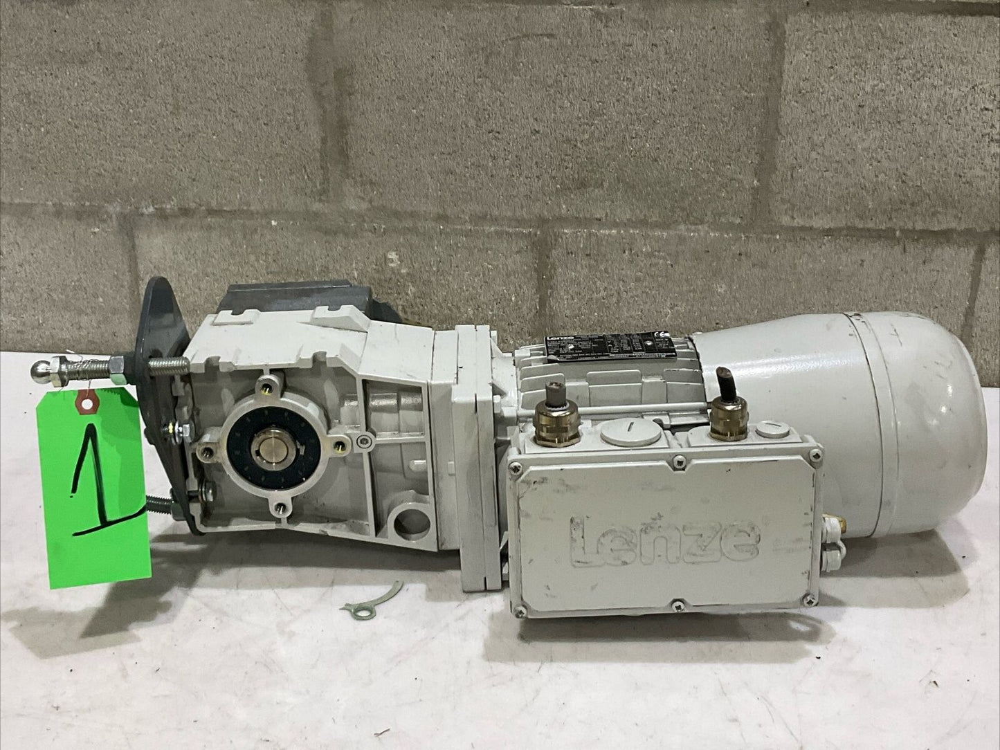 LENZE EN60034 GKR04-2 M HAR 080C31 MDSABS 080-31 GEARBOX MOTOR U3S