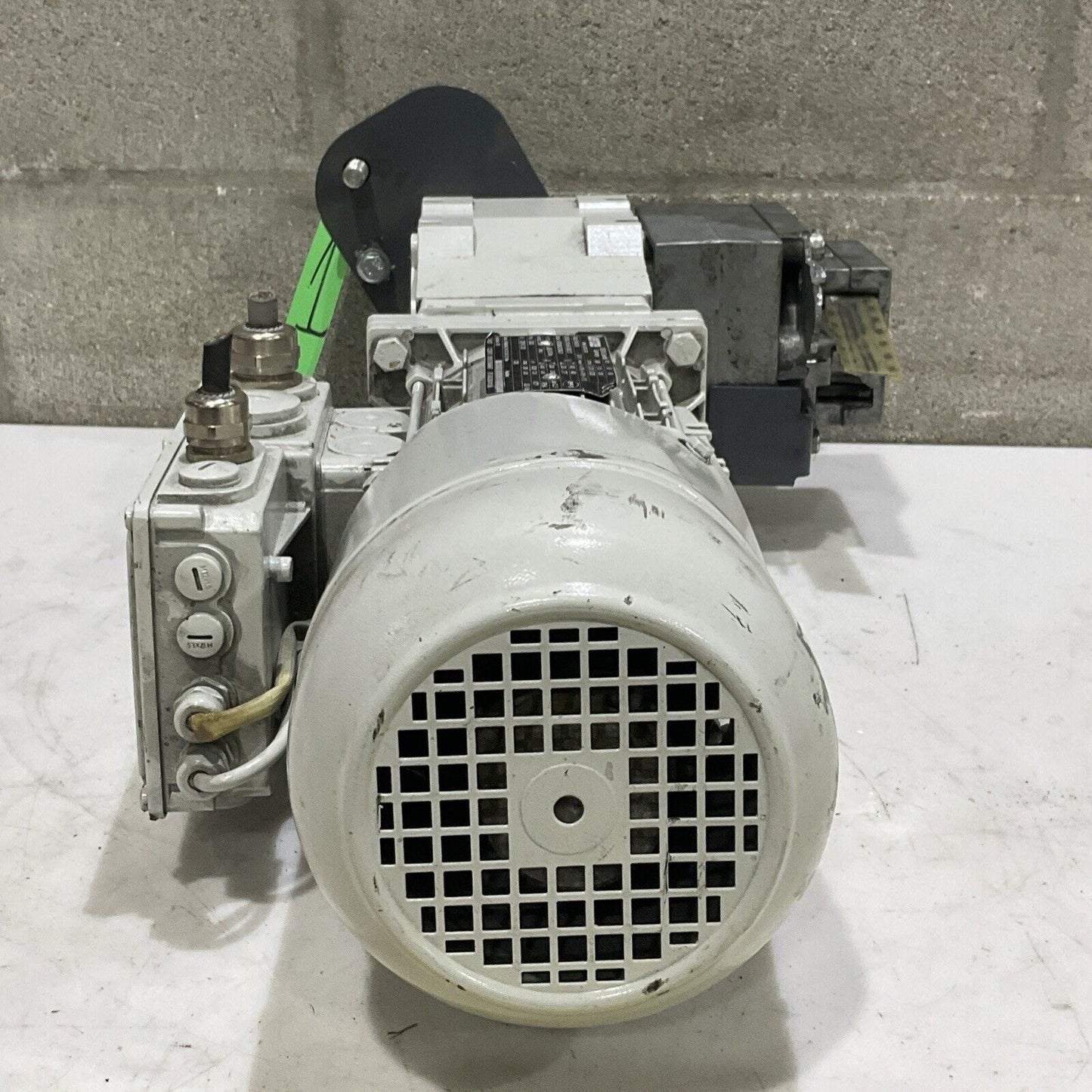 LENZE EN60034 GKR04-2 M HAR 080C31 MDSABS 080-31 GEARBOX MOTOR U3S