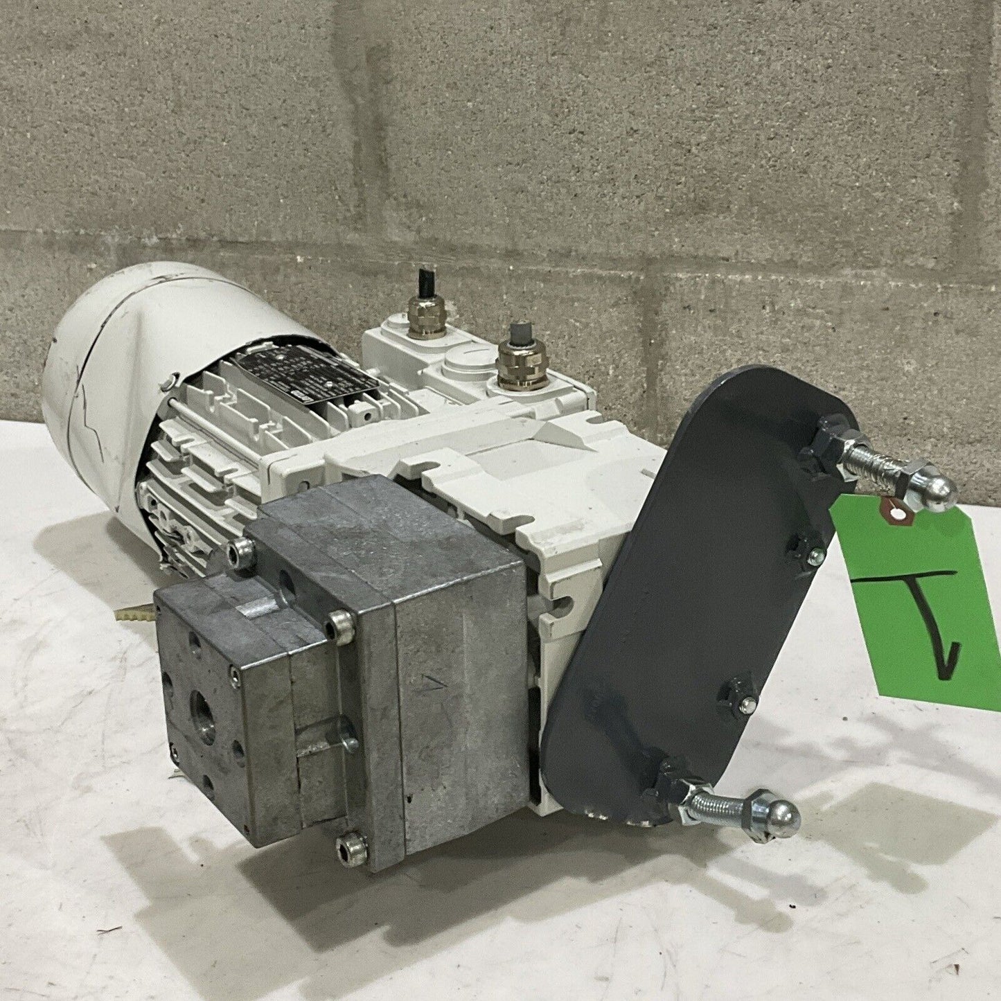 LENZE EN60034 GKR04-2 M HAR 080C31 MDSABS 080-31 GEARBOX MOTOR U3S